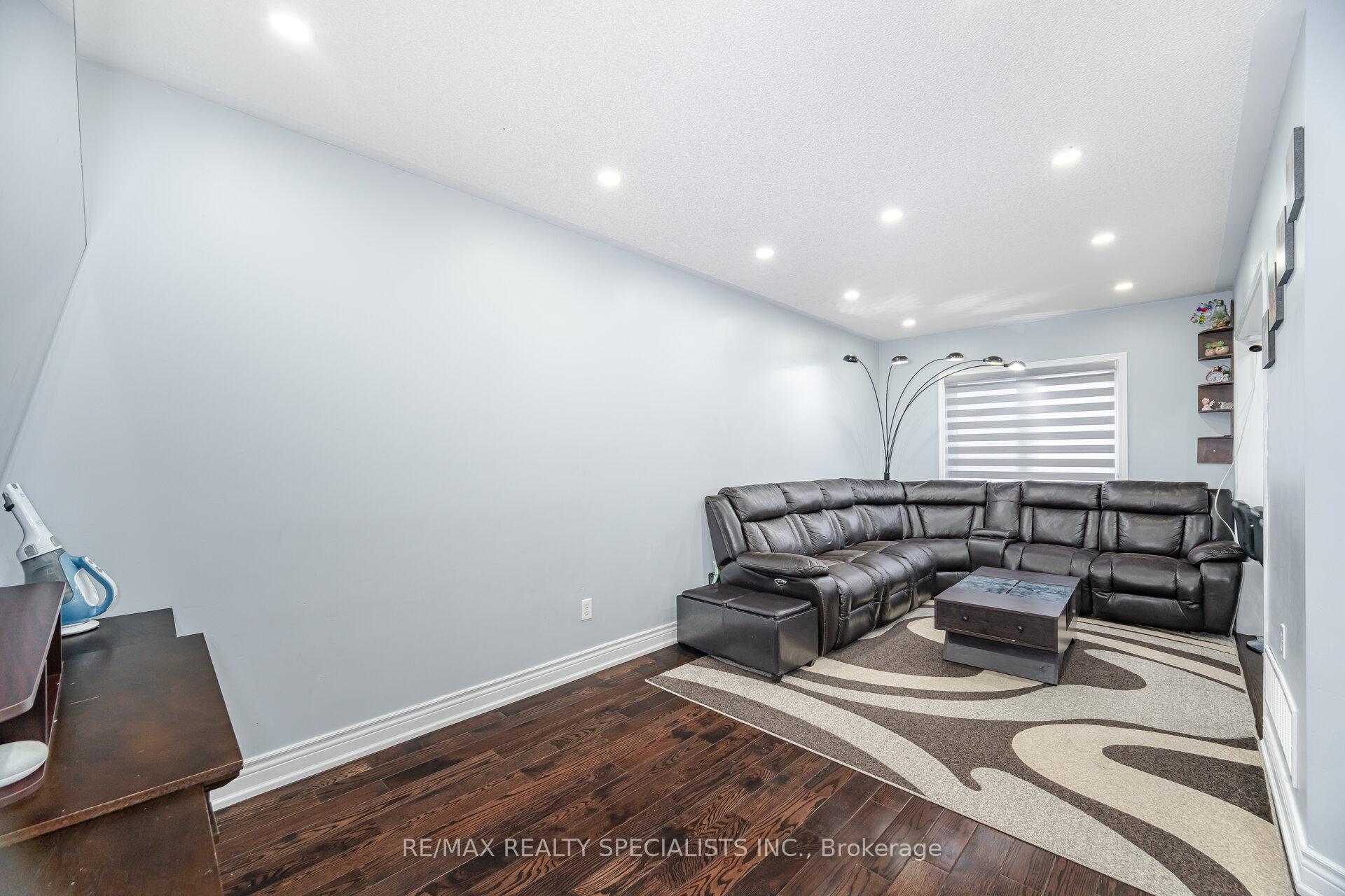Photo 14 of 4 Osgoode Drive, Brampton, Bram East — HOMEH