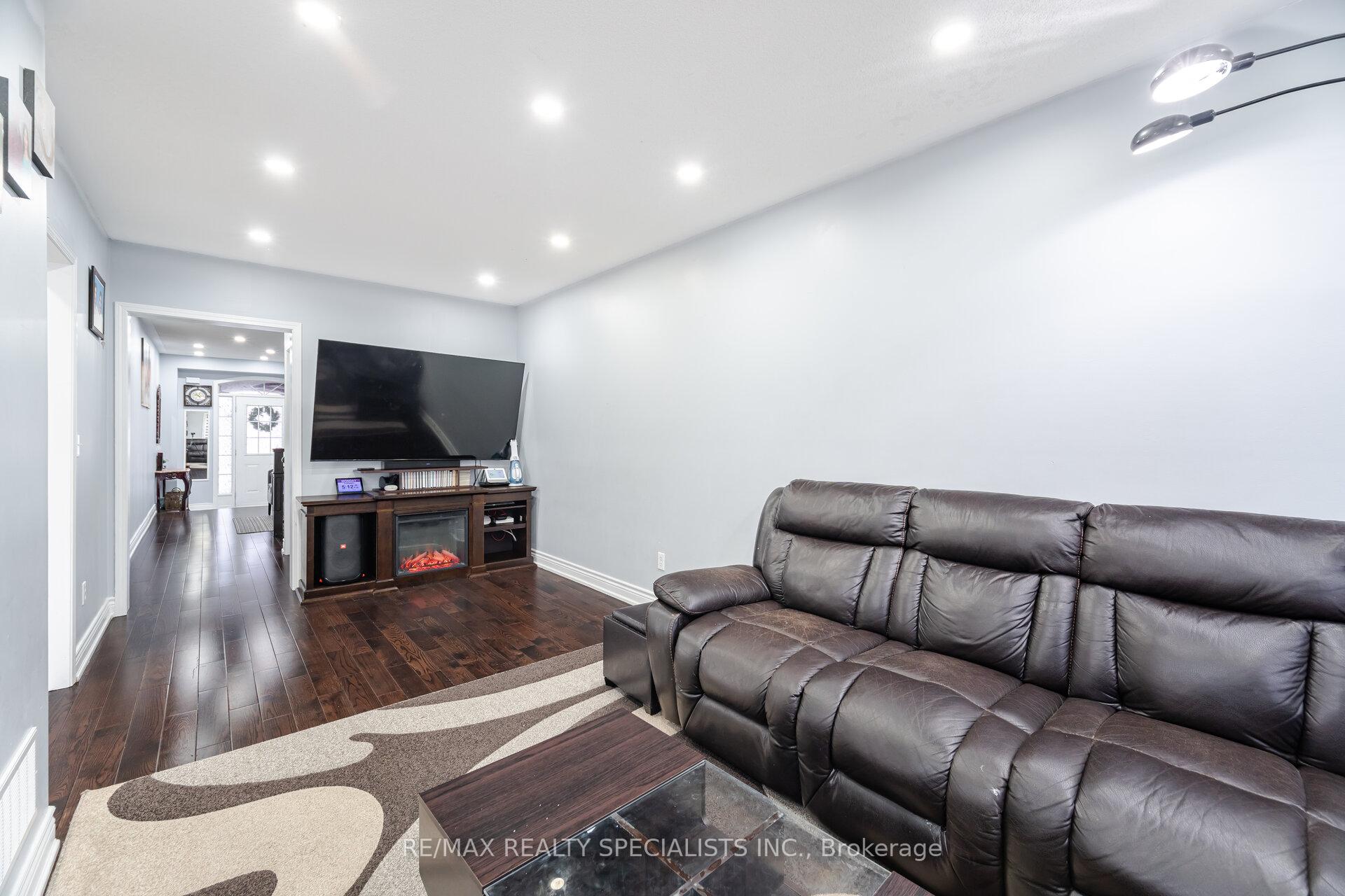 Photo 16 of 4 Osgoode Drive, Brampton, Bram East — HOMEH