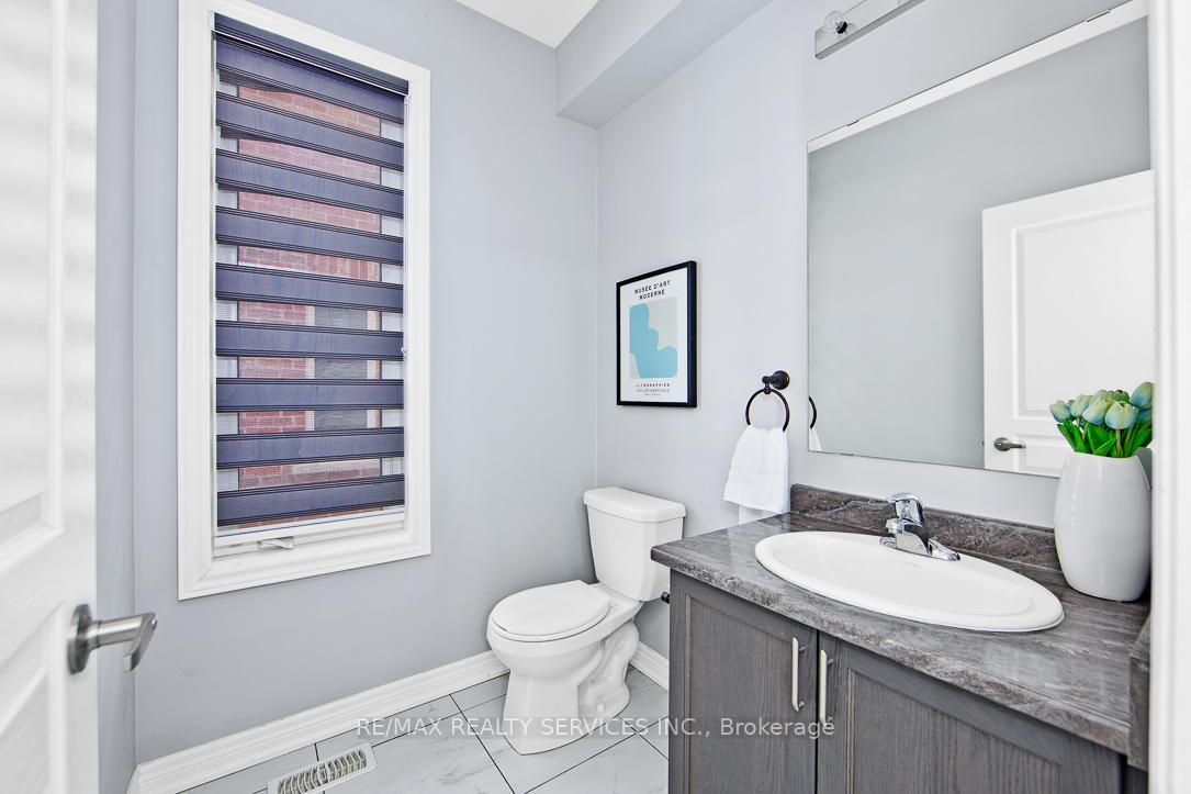 Photo 14 of 969 Green Street, Innisfil, Lefroy — HOMEH