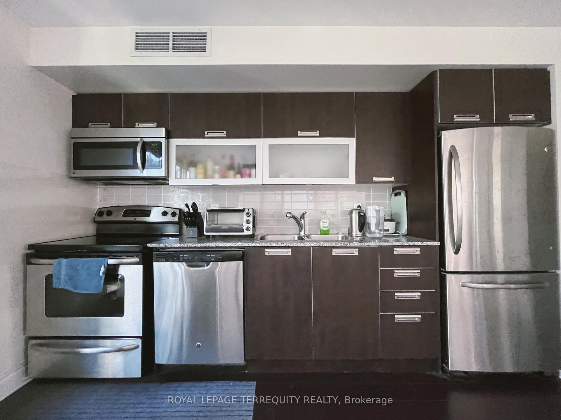 Photo 6 of Unit 1402, 28 Ted Rogers Way, Toronto, Church-Yonge Corridor — HOMEH