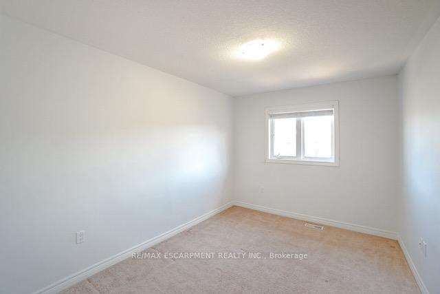Photo 14 of 233 Bellagio Avenue, Hamilton, Rural Glanbrook — HOMEH
