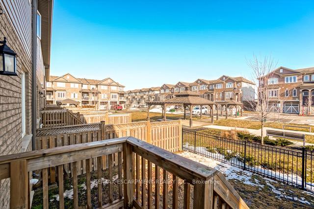 Photo 16 of 233 Bellagio Avenue, Hamilton, Rural Glanbrook — HOMEH