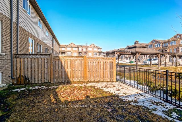 Photo 18 of 233 Bellagio Avenue, Hamilton, Rural Glanbrook — HOMEH