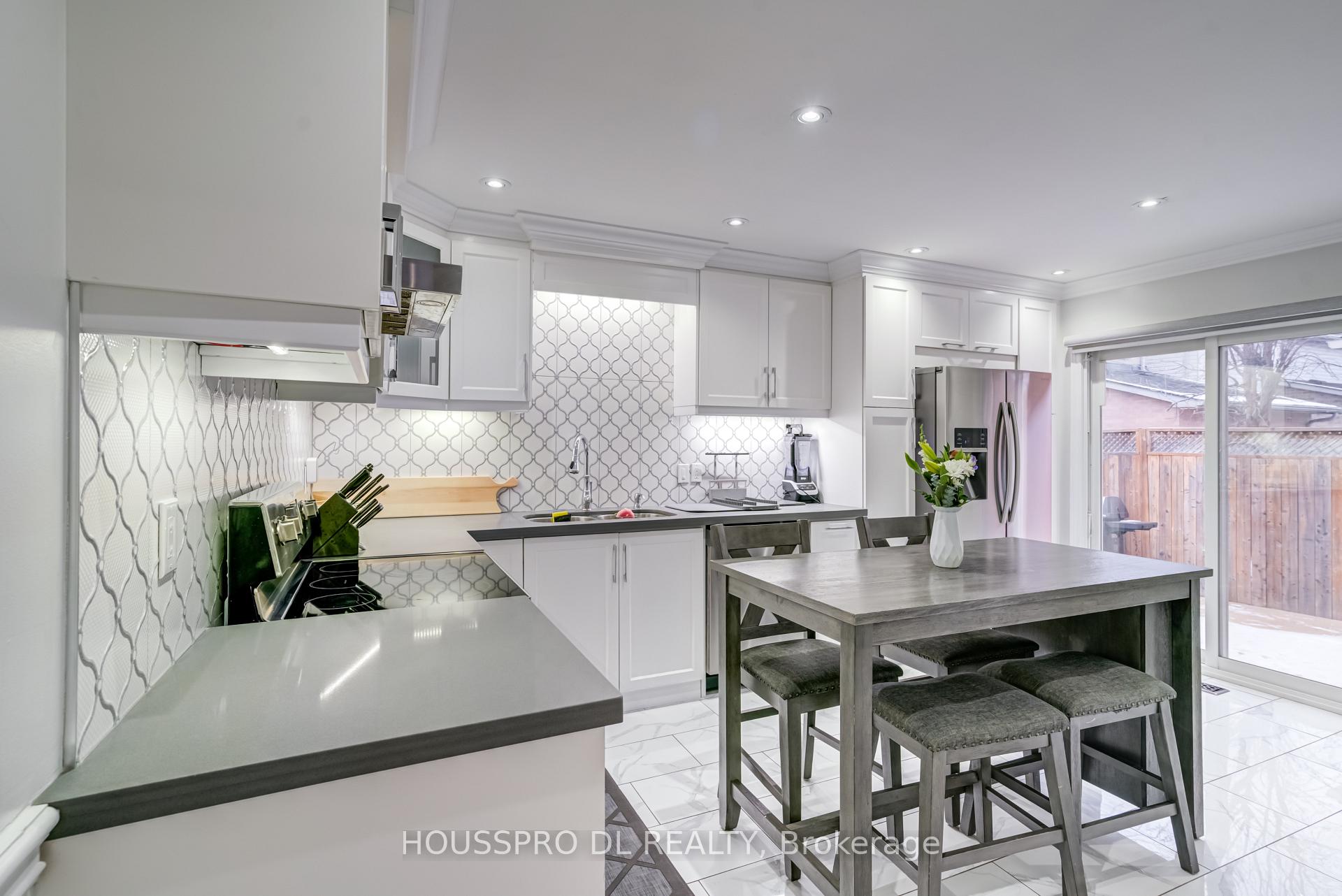 Photo 23 of 42 Quail Feather Crescent, Brampton, Sandringham-Wellington — HOMEH