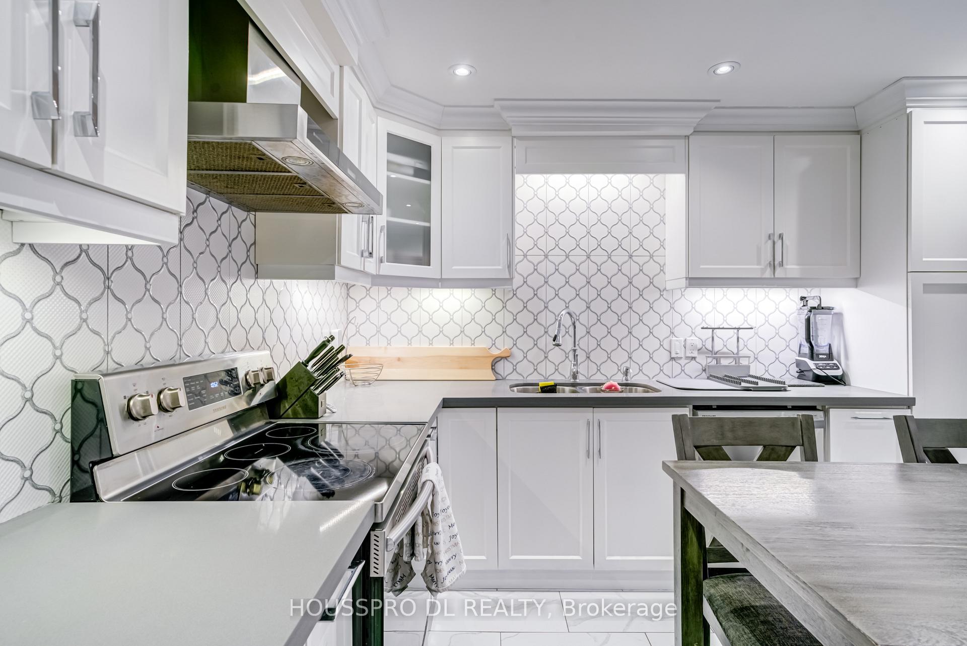 Photo 10 of 42 Quail Feather Crescent, Brampton, Sandringham-Wellington — HOMEH