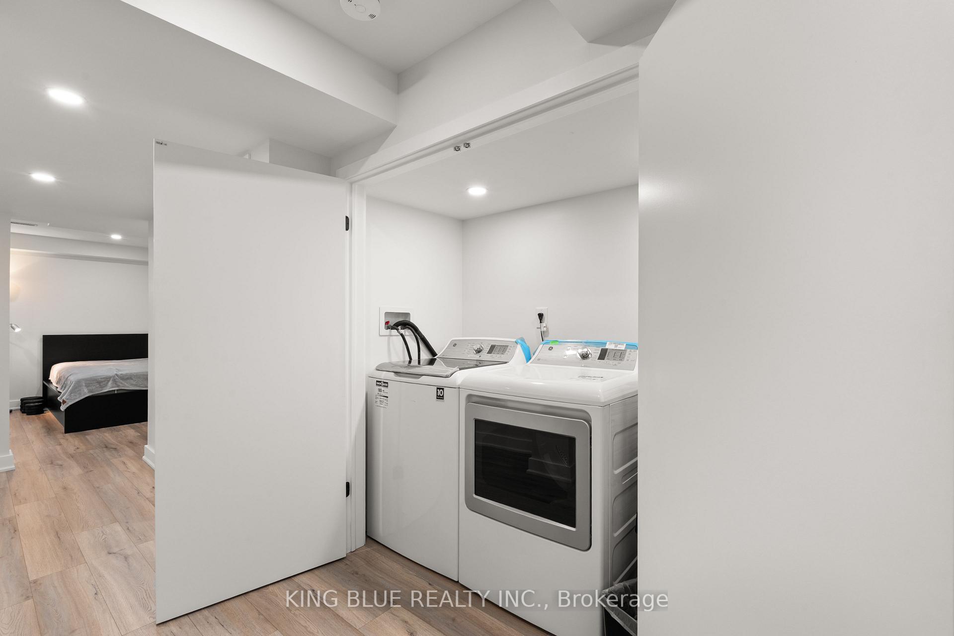 Photo 32 of 82 Harmony Road, Vaughan, Patterson — HOMEH