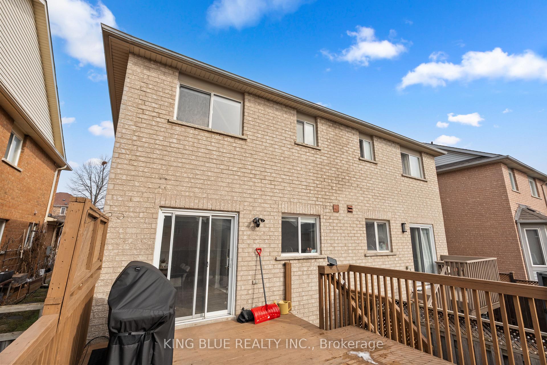 Photo 34 of 82 Harmony Road, Vaughan, Patterson — HOMEH