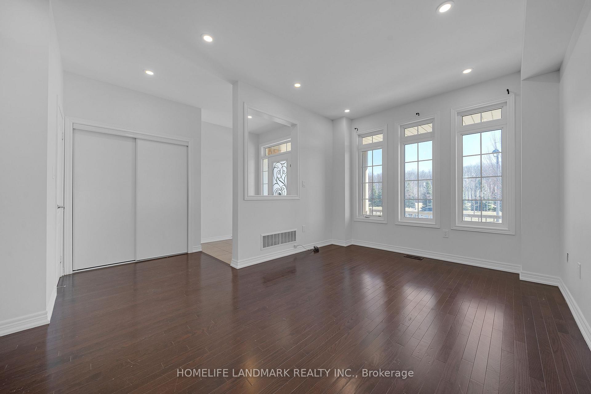 Photo 7 of 910 Castlemore Avenue, Markham, Wismer — HOMEH