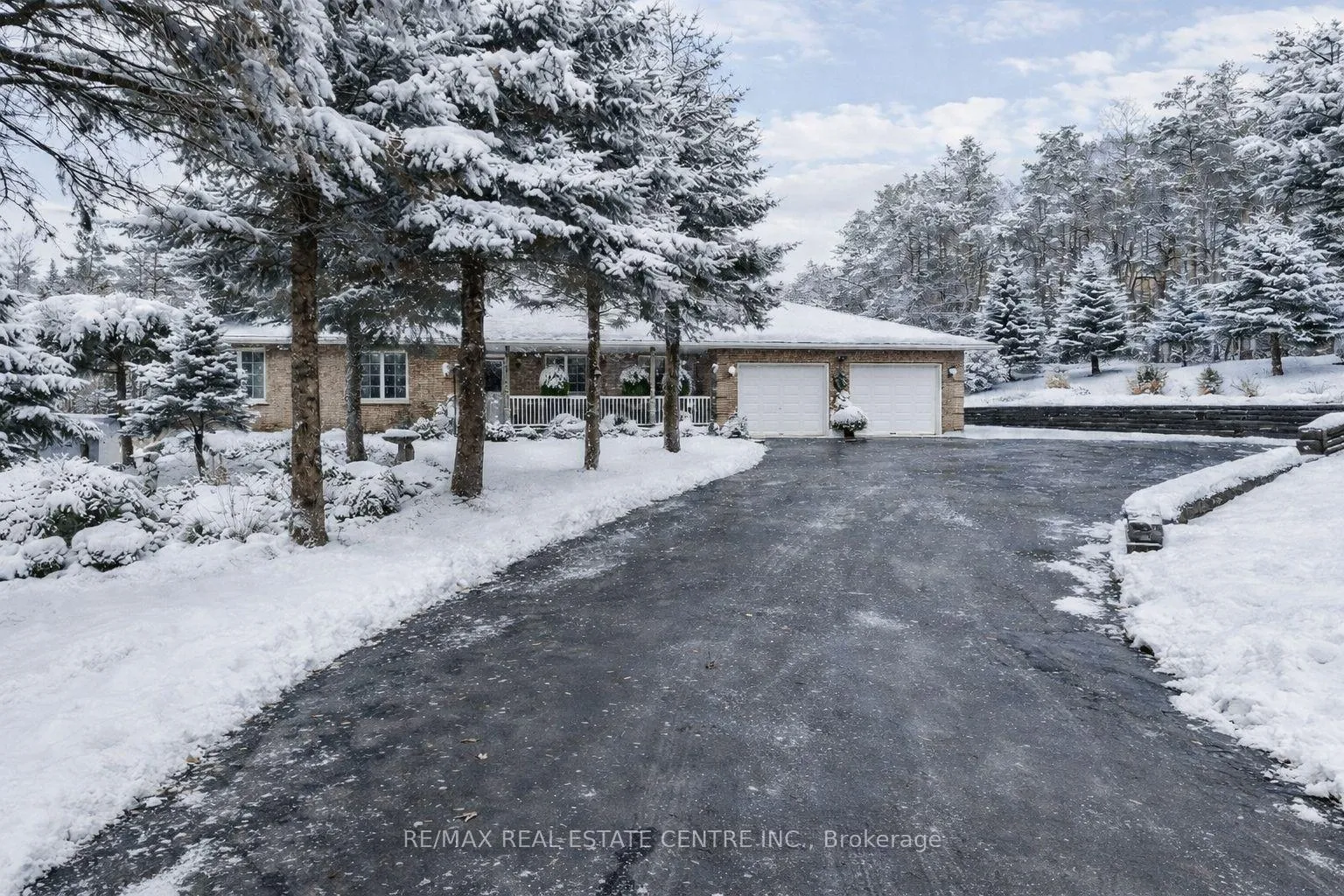 Front of 122769 Grey 9 Road