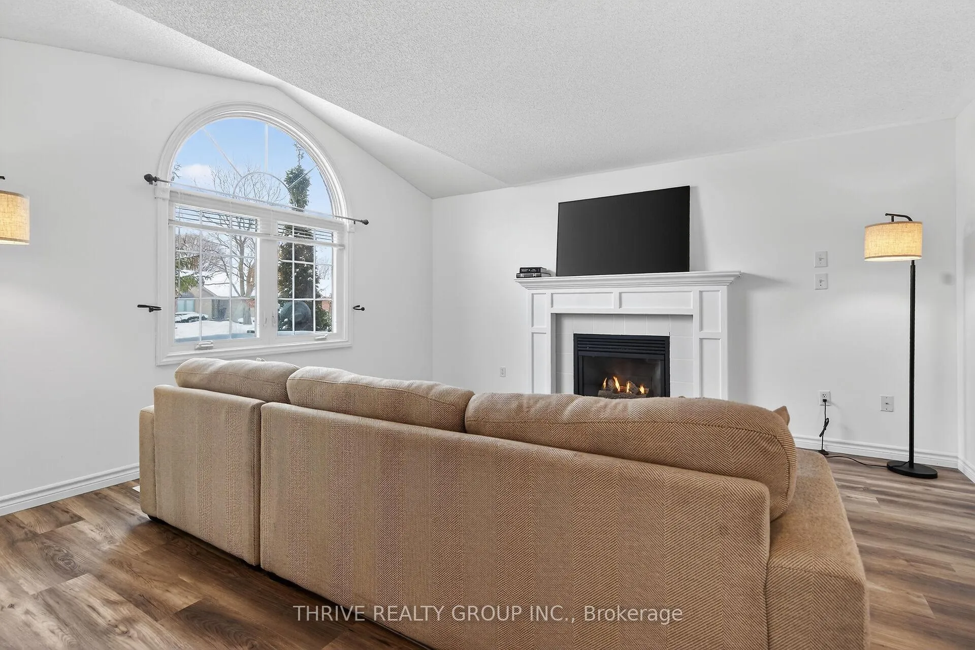 Photo 7 of 114 Parkview Drive, Strathroy-Caradoc, SE — HOMEH