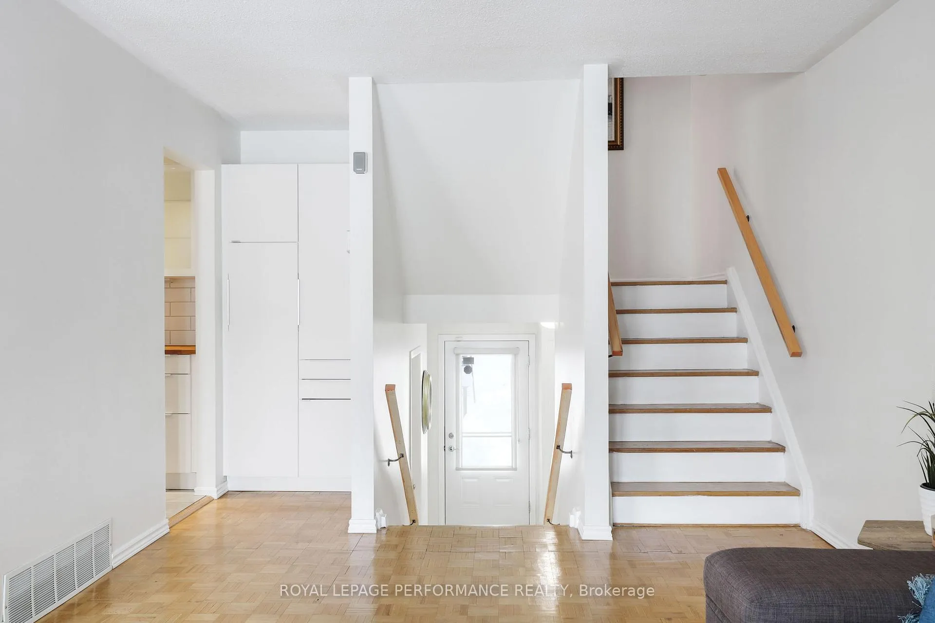 Photo 5 of 81 C Glen Park Drive, Ottawa, Blackburn Hamlet (South) — HOMEH