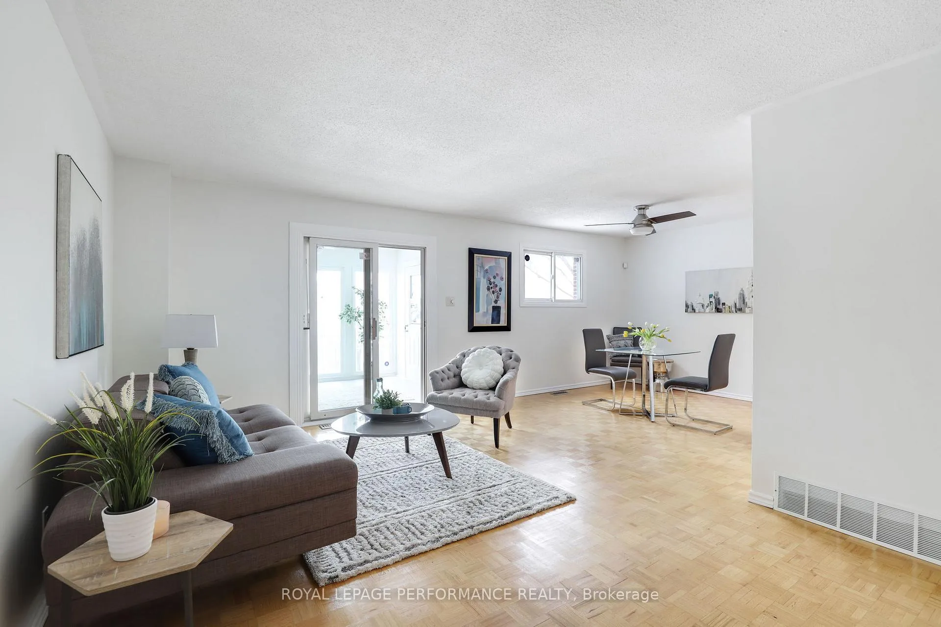 Photo 6 of 81 C Glen Park Drive, Ottawa, Blackburn Hamlet (South) — HOMEH