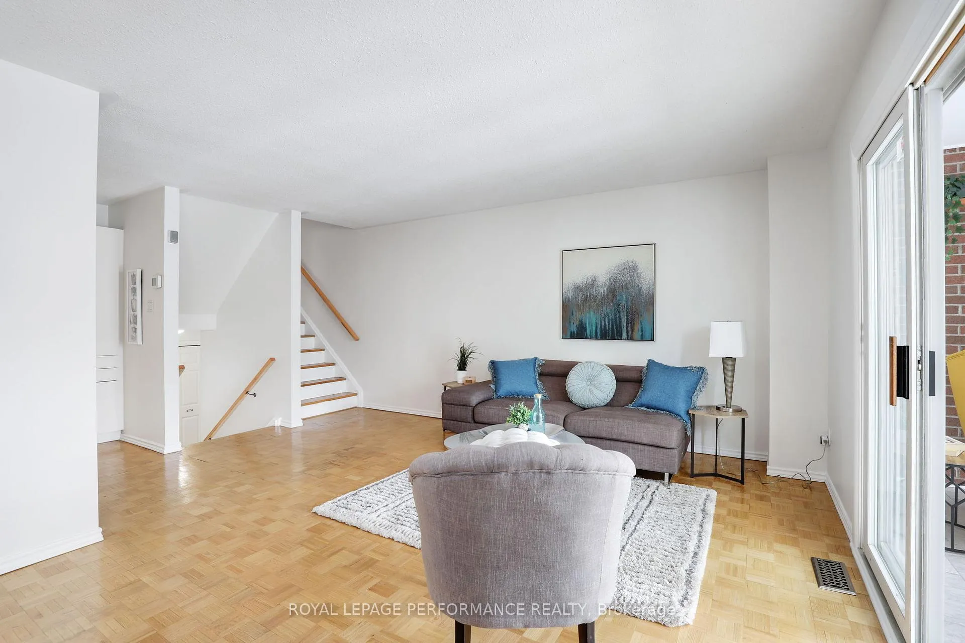 Photo 7 of 81 C Glen Park Drive, Ottawa, Blackburn Hamlet (South) — HOMEH