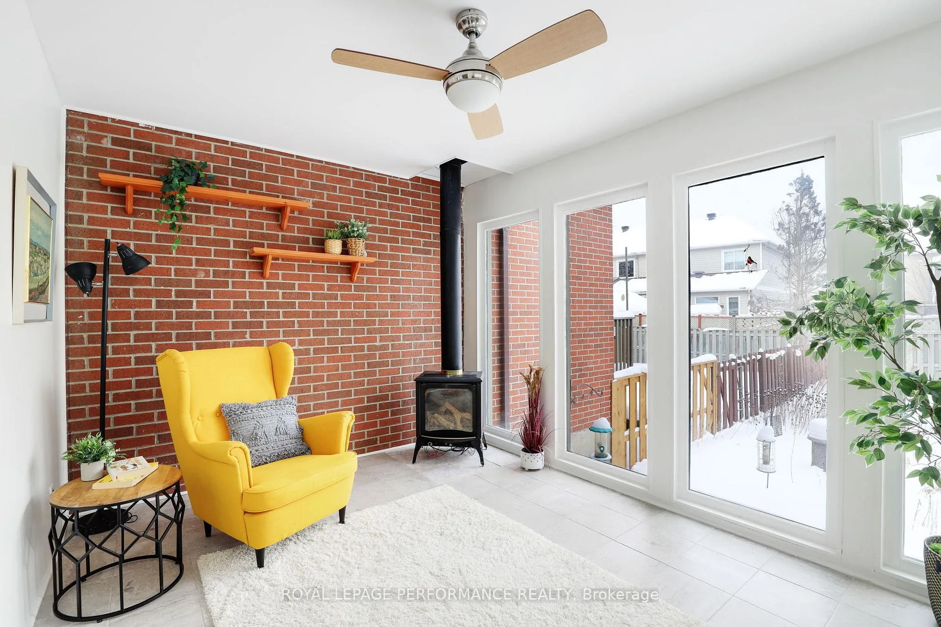 Photo 11 of 81 C Glen Park Drive, Ottawa, Blackburn Hamlet (South) — HOMEH