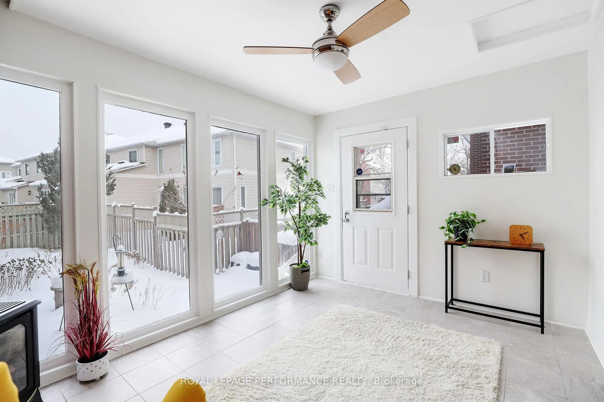 Photo 12 of 81 C Glen Park Drive, Ottawa, Blackburn Hamlet (South) — HOMEH