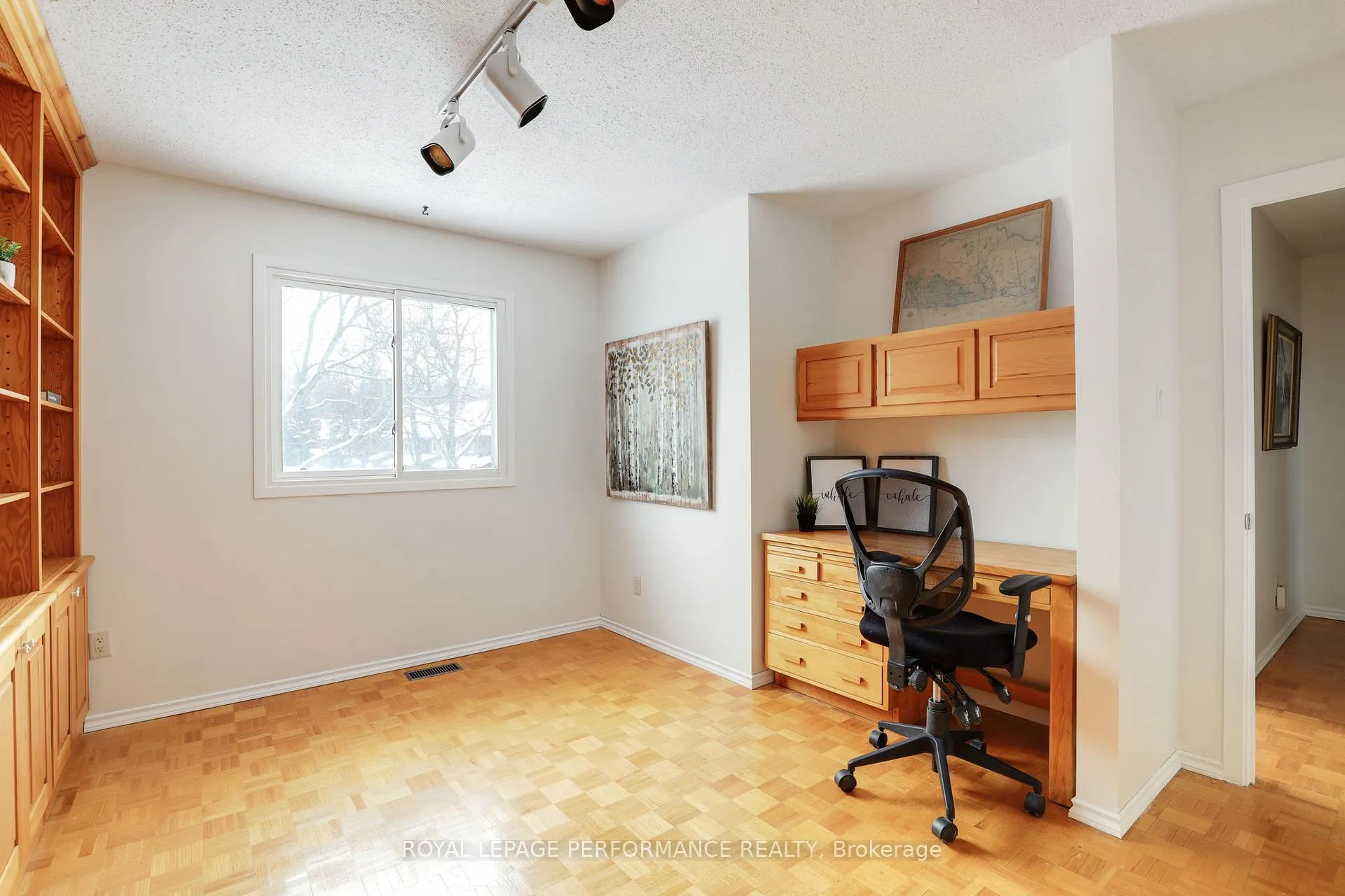 Photo 18 of 81 C Glen Park Drive, Ottawa, Blackburn Hamlet (South) — HOMEH