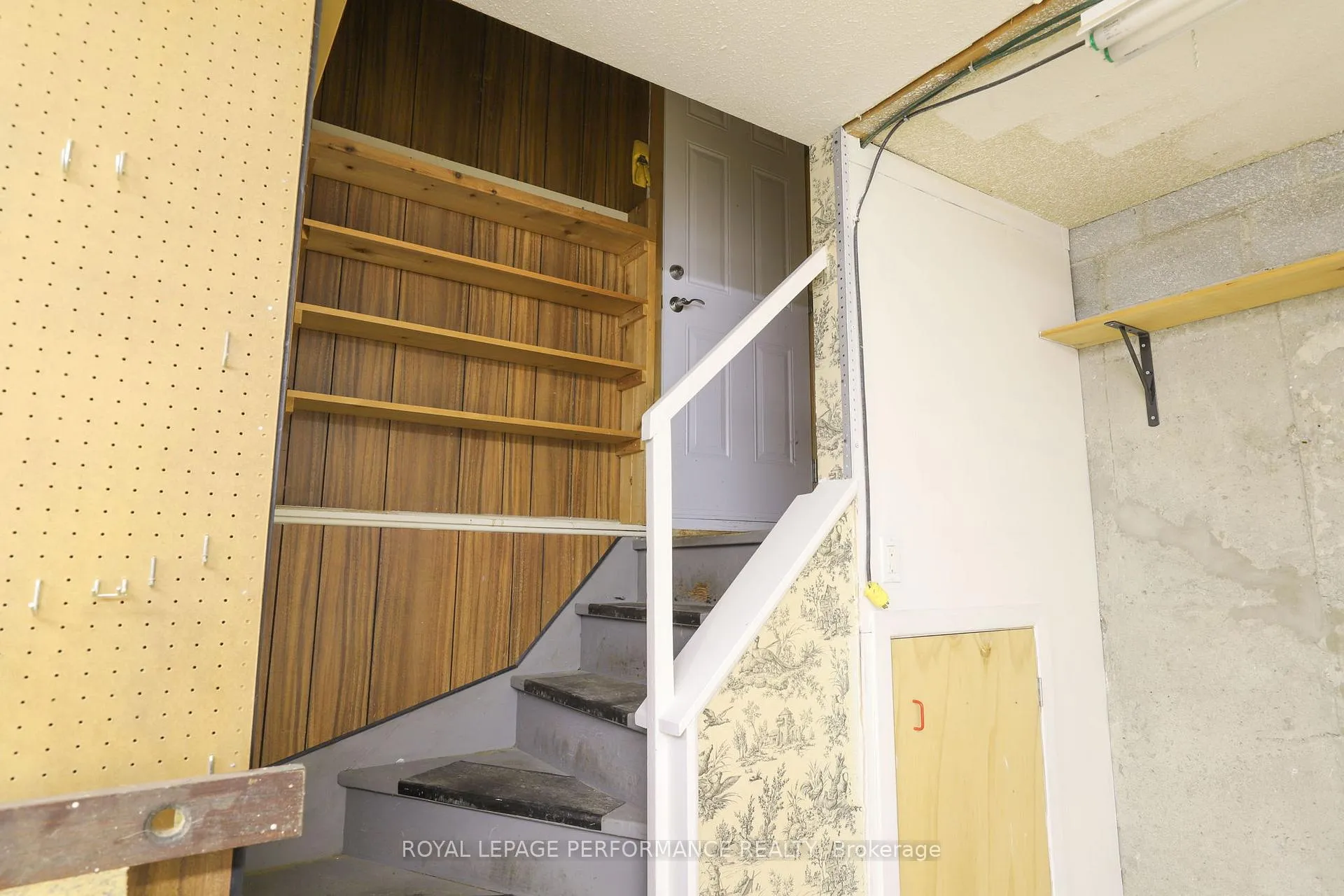 Photo 24 of 81 C Glen Park Drive, Ottawa, Blackburn Hamlet (South) — HOMEH