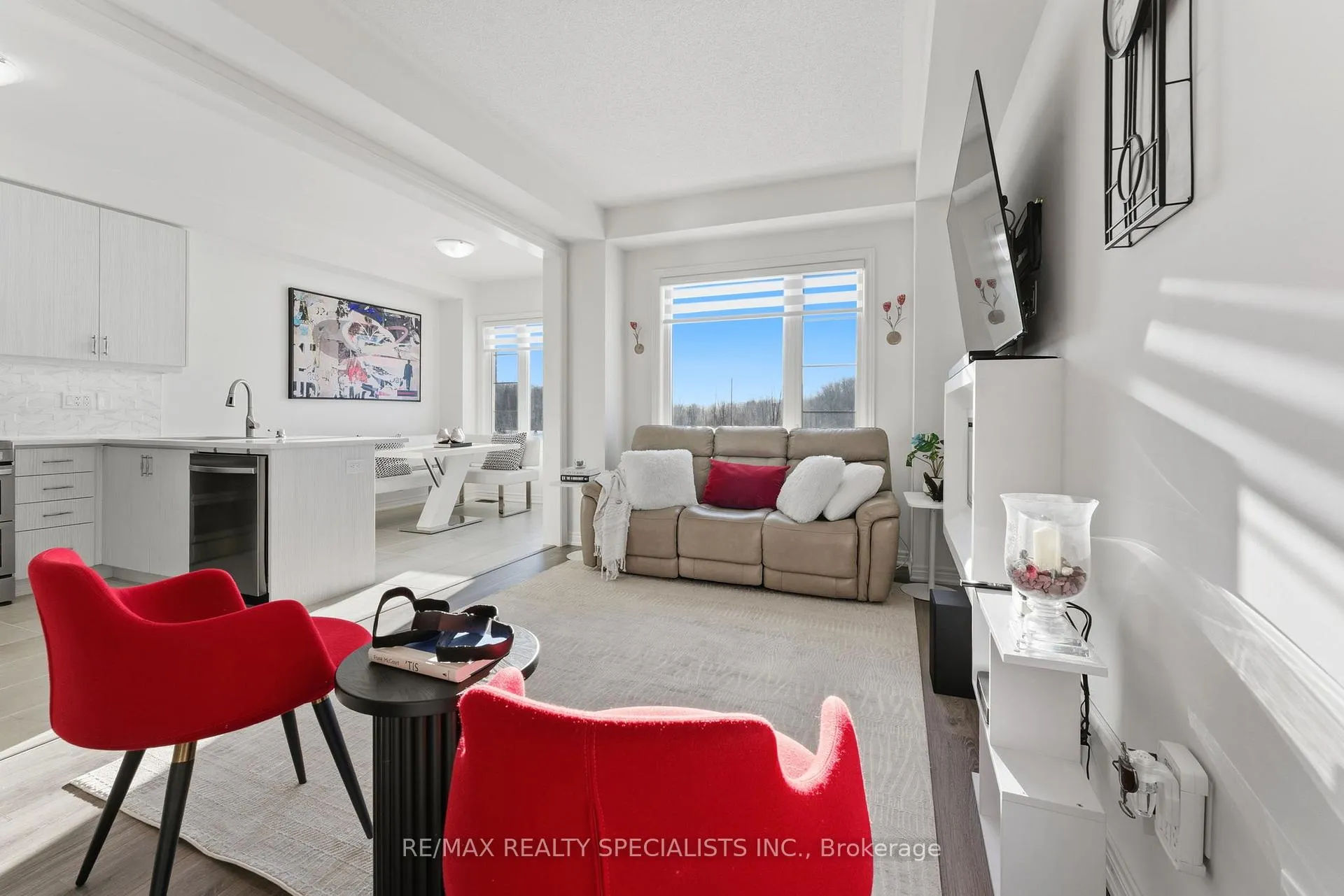Photo 7 of 78 Great Falls Boulevard, Hamilton, Waterdown — HOMEH