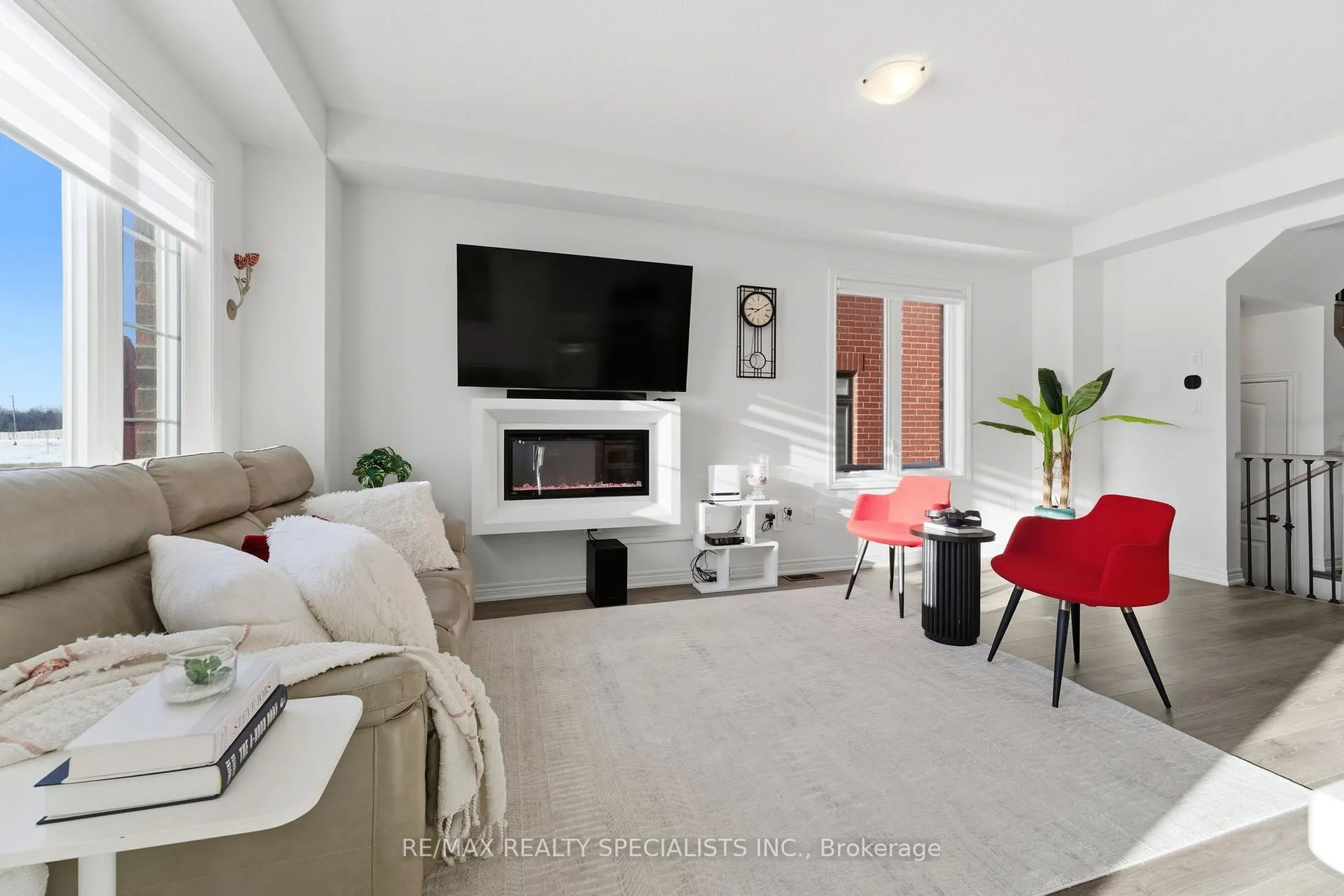 Photo 11 of 78 Great Falls Boulevard, Hamilton, Waterdown — HOMEH