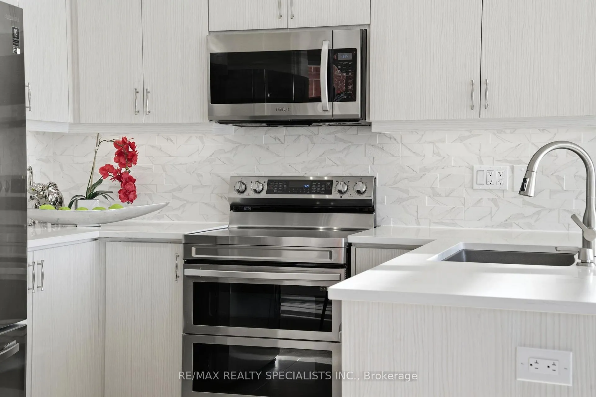 Photo 18 of 78 Great Falls Boulevard, Hamilton, Waterdown — HOMEH