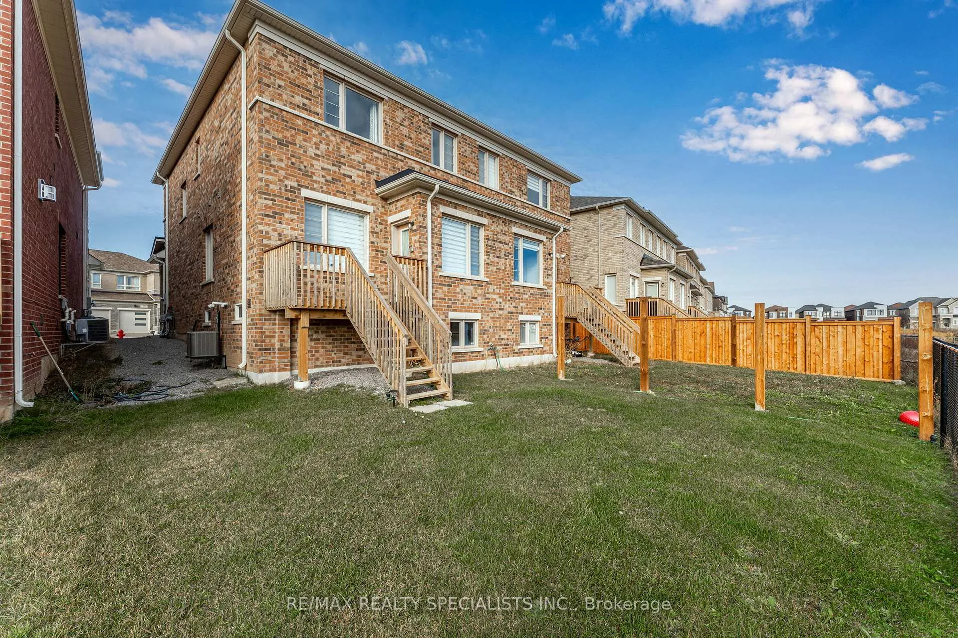 Photo 43 of 78 Great Falls Boulevard, Hamilton, Waterdown — HOMEH