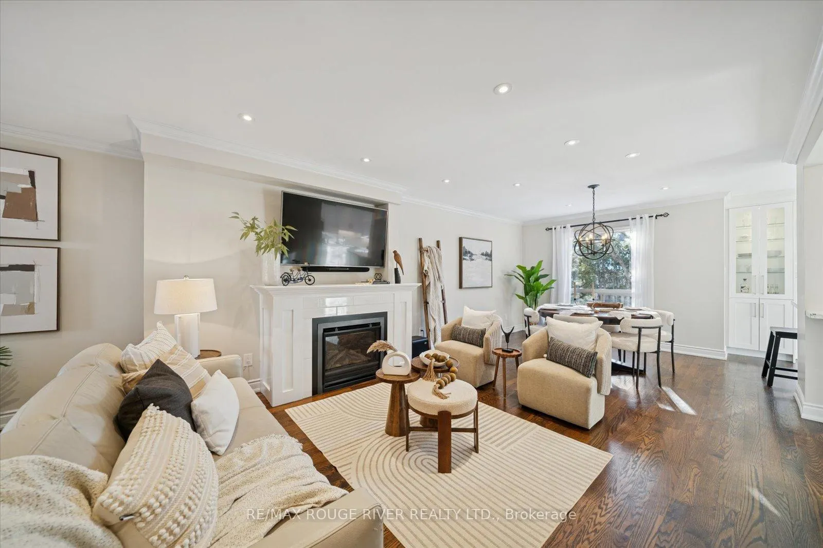 Photo 9 of 116 Bach Avenue, Whitby, Rolling Acres — HOMEH