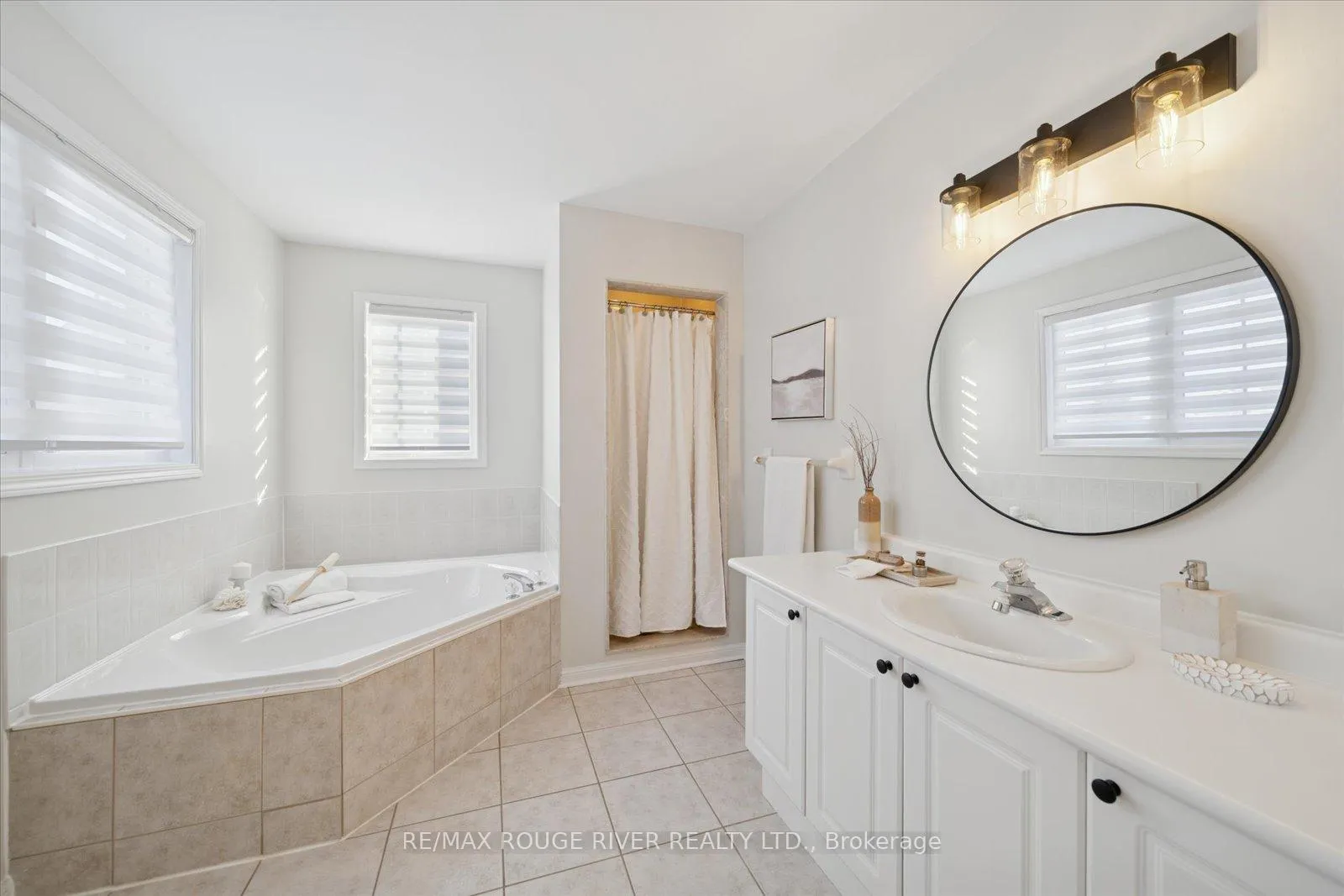 Photo 25 of 116 Bach Avenue, Whitby, Rolling Acres — HOMEH