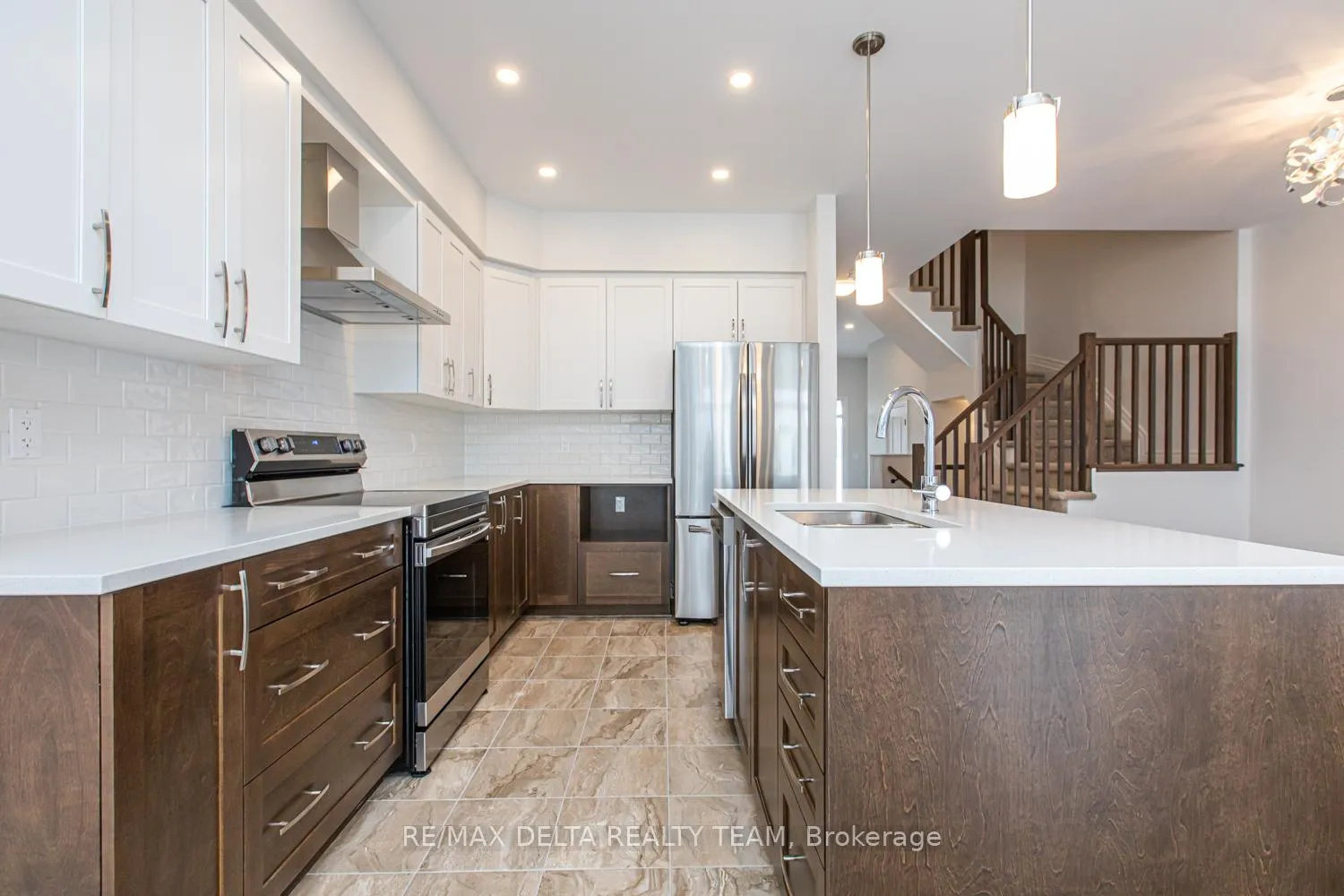 Photo 8 of 667 Cordelette Circle, Ottawa, Mer Bleue/Bradley Estates/Anderson Park — HOMEH