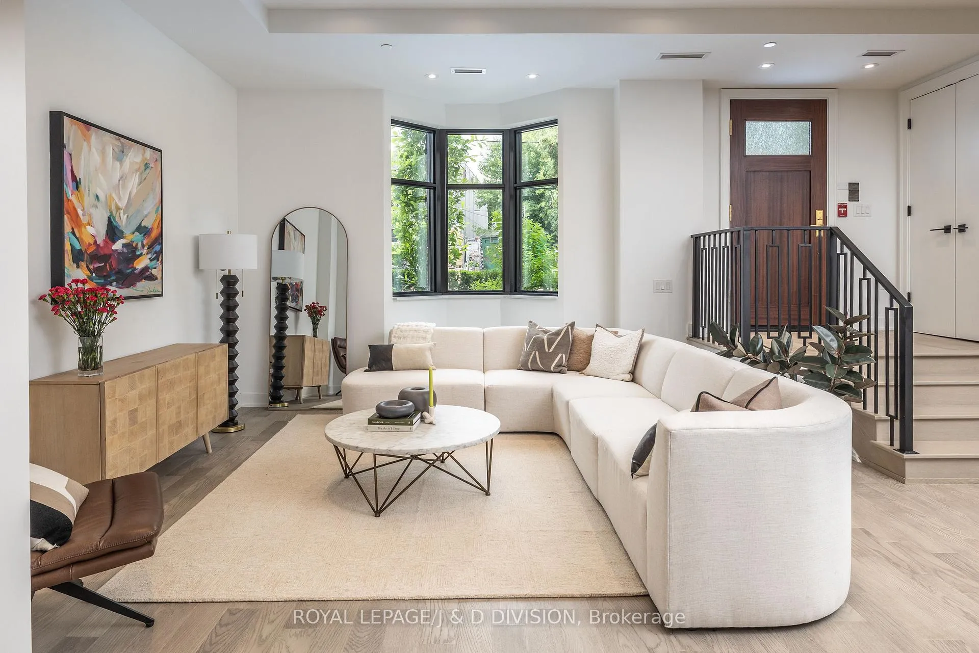 Photo 2 of Unit TH2, 1 Strathgowan Avenue, Toronto, Lawrence Park South — HOMEH