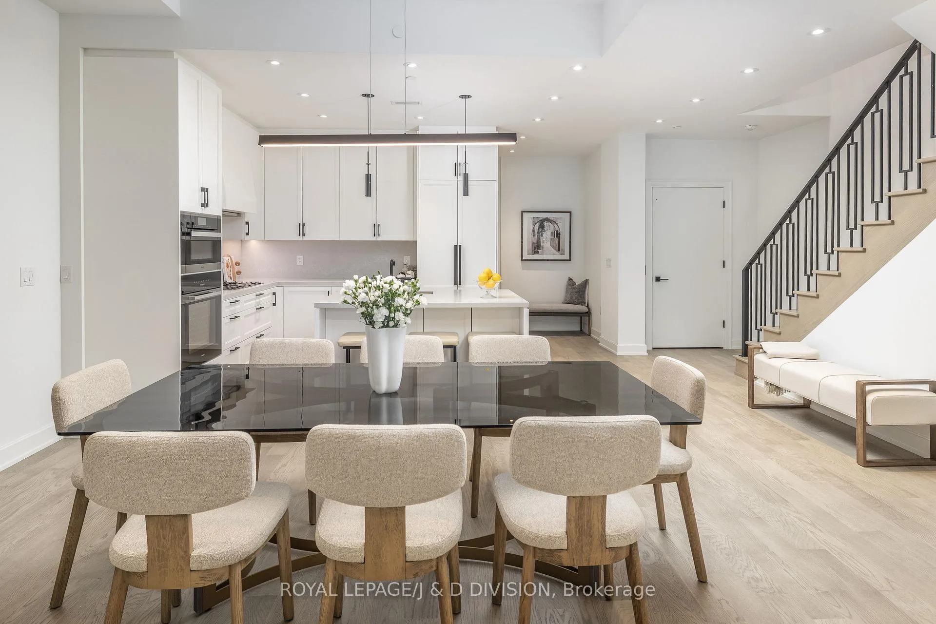 Photo 5 of Unit TH2, 1 Strathgowan Avenue, Toronto, Lawrence Park South — HOMEH