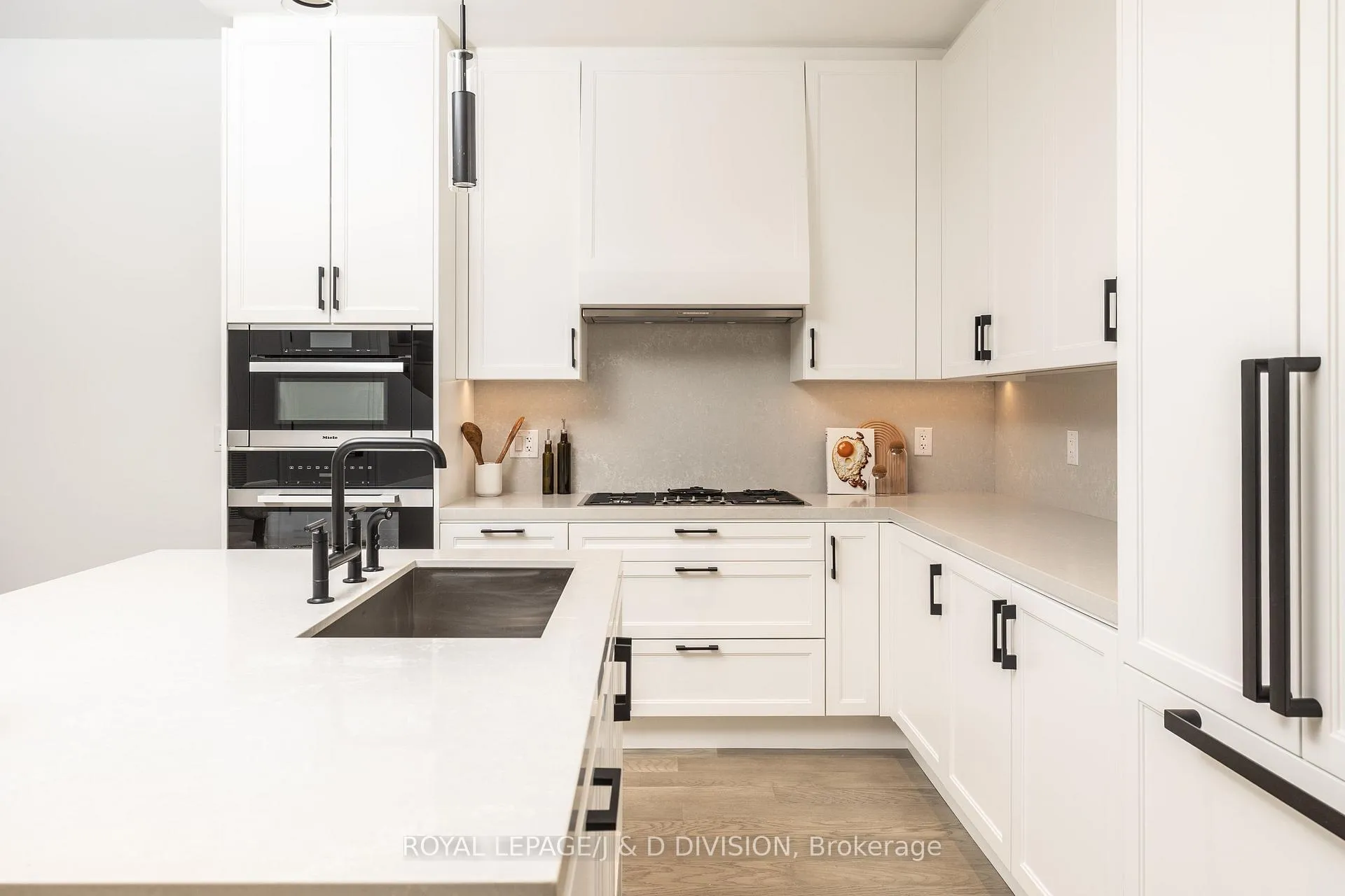 Photo 8 of Unit TH2, 1 Strathgowan Avenue, Toronto, Lawrence Park South — HOMEH