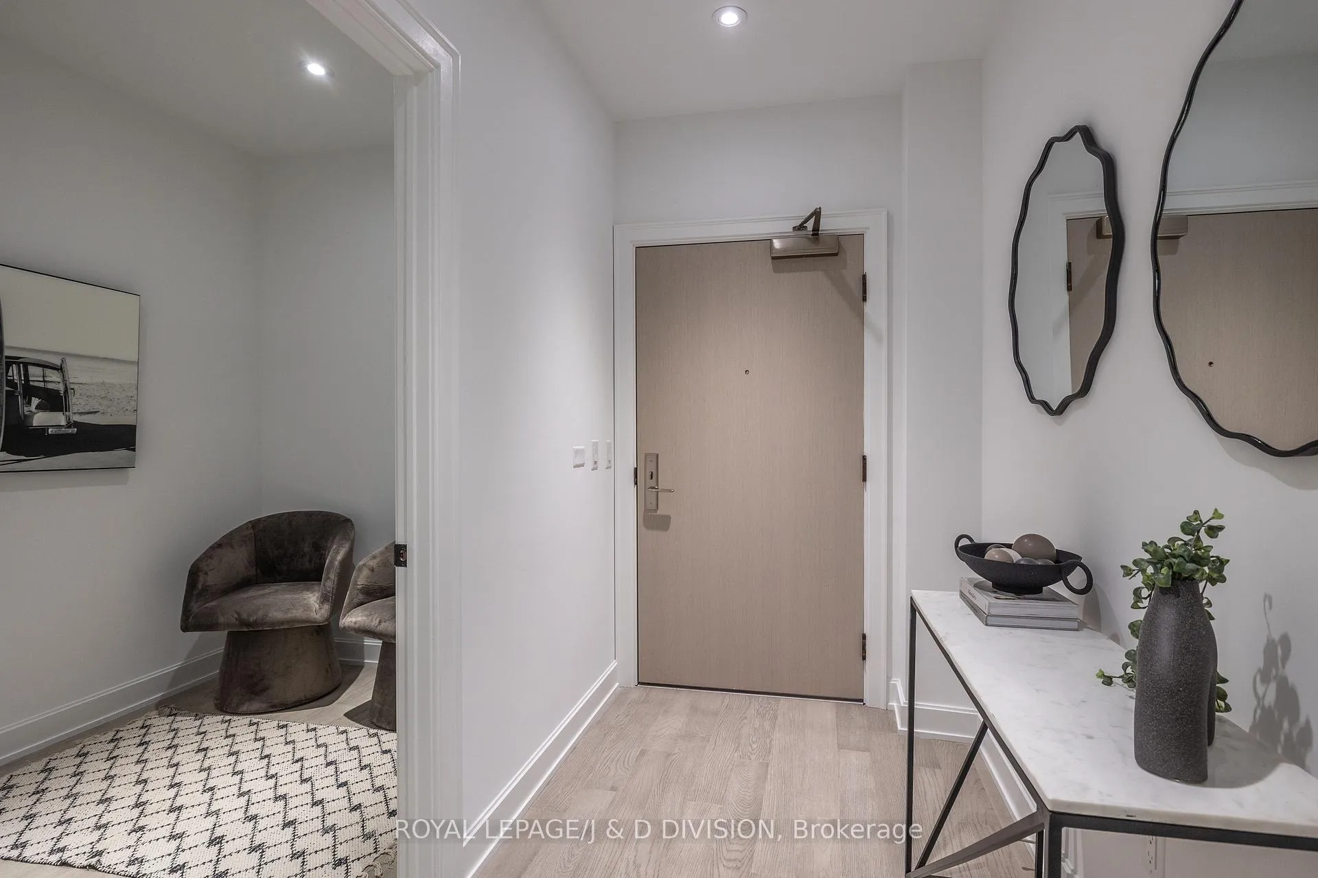 Photo 10 of Unit TH2, 1 Strathgowan Avenue, Toronto, Lawrence Park South — HOMEH