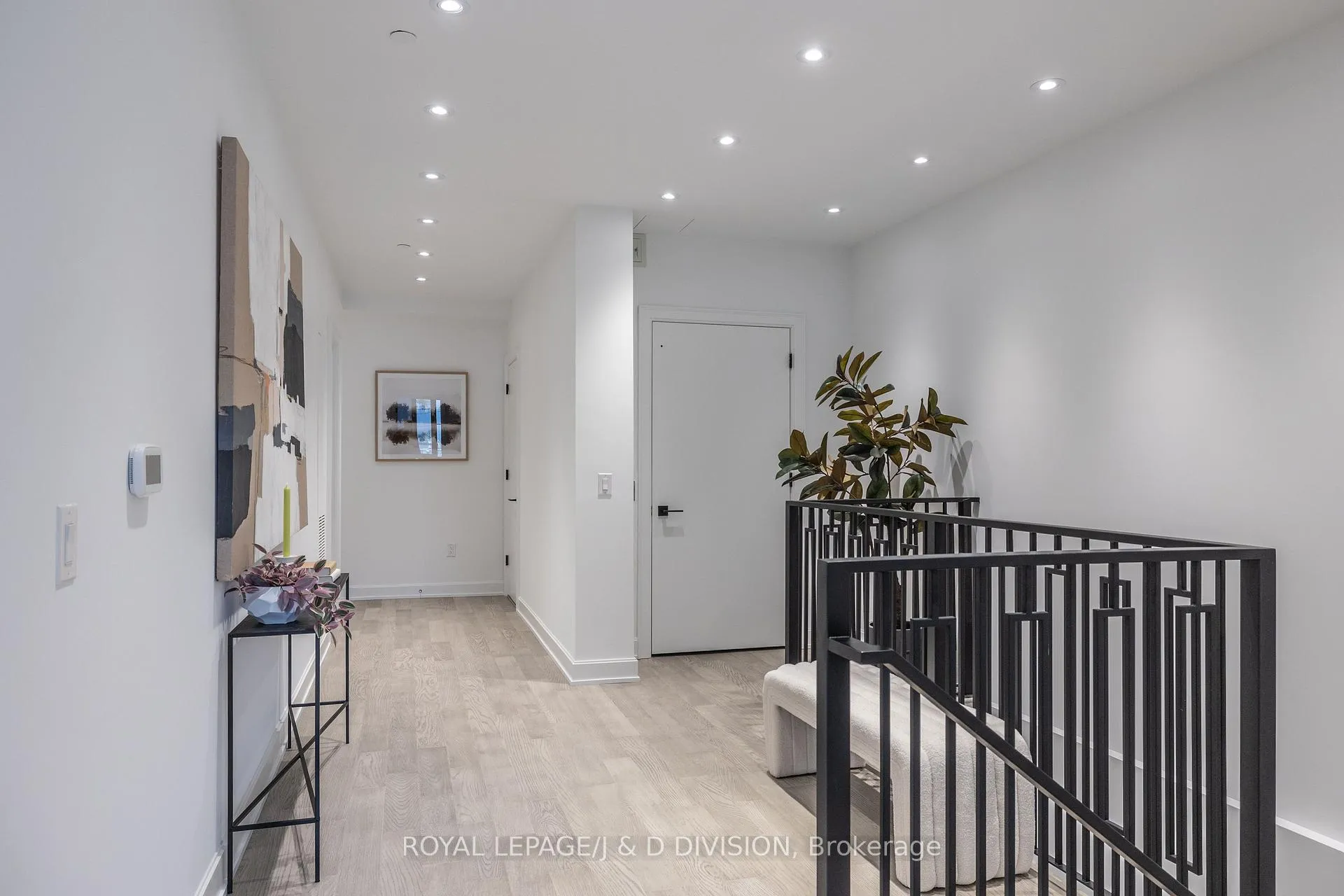 Photo 11 of Unit TH2, 1 Strathgowan Avenue, Toronto, Lawrence Park South — HOMEH