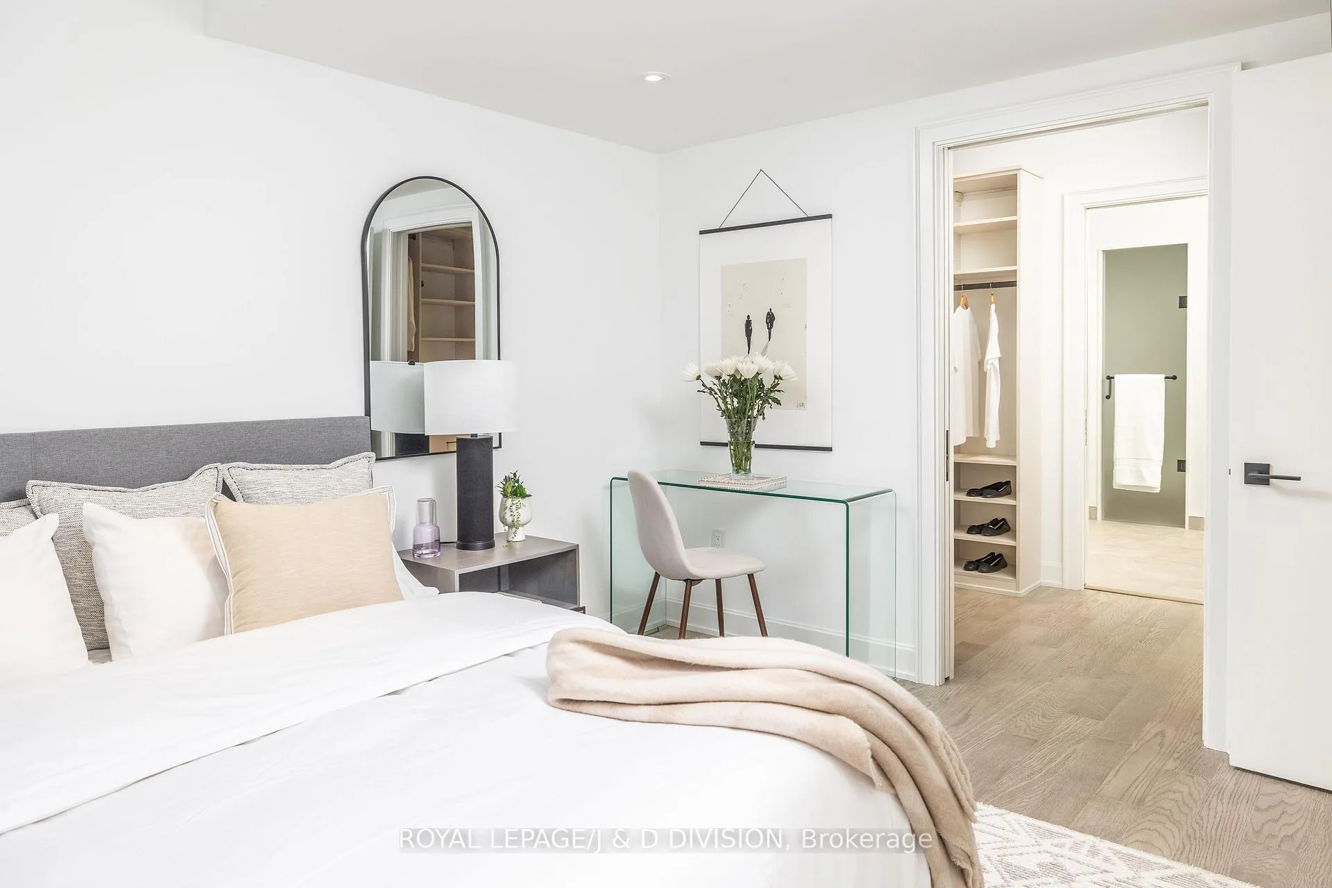 Photo 13 of Unit TH2, 1 Strathgowan Avenue, Toronto, Lawrence Park South — HOMEH