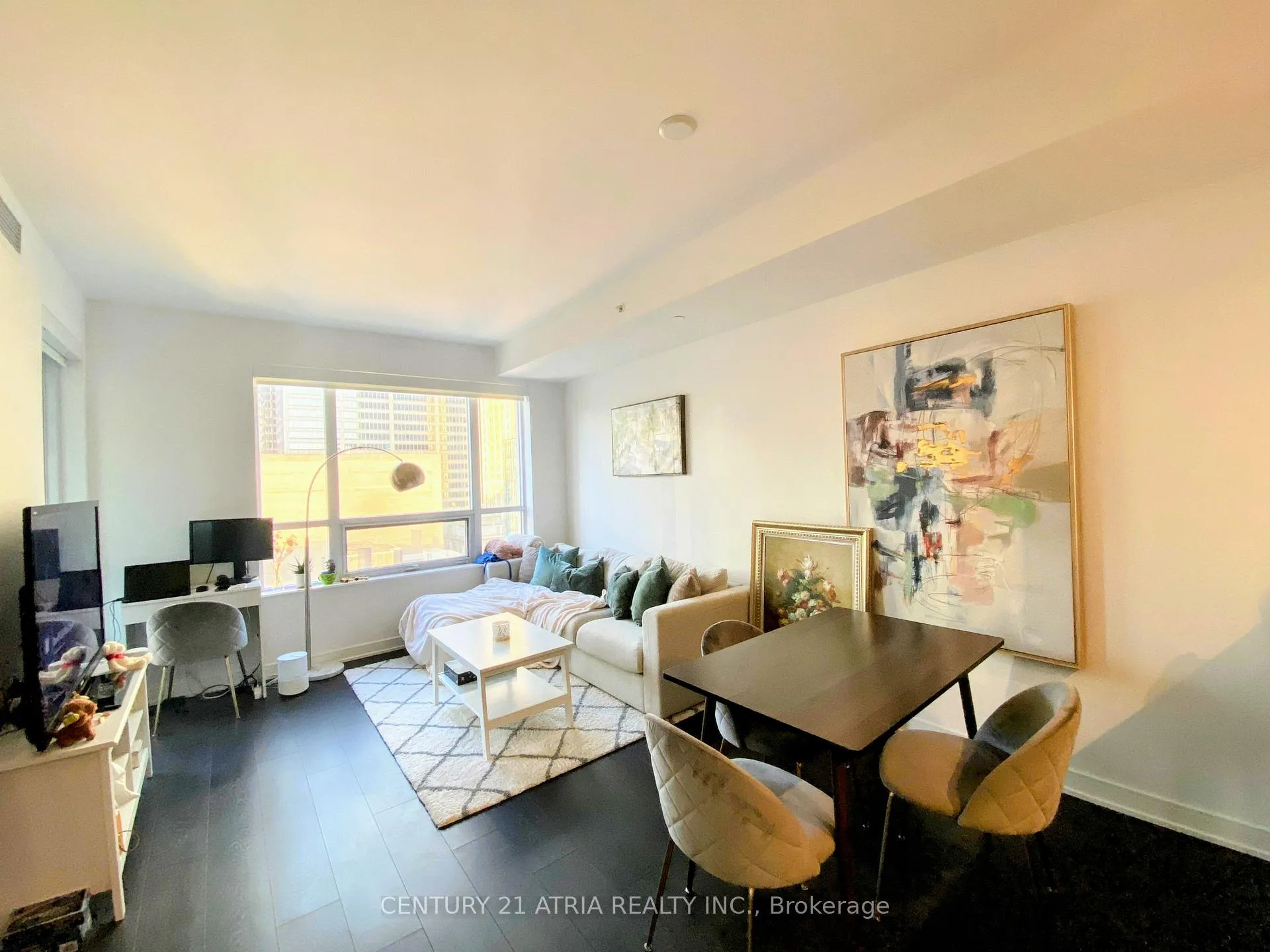 Photo 4 of Unit 1712, 88 Scott Street, Toronto, Church-Yonge Corridor — HOMEH