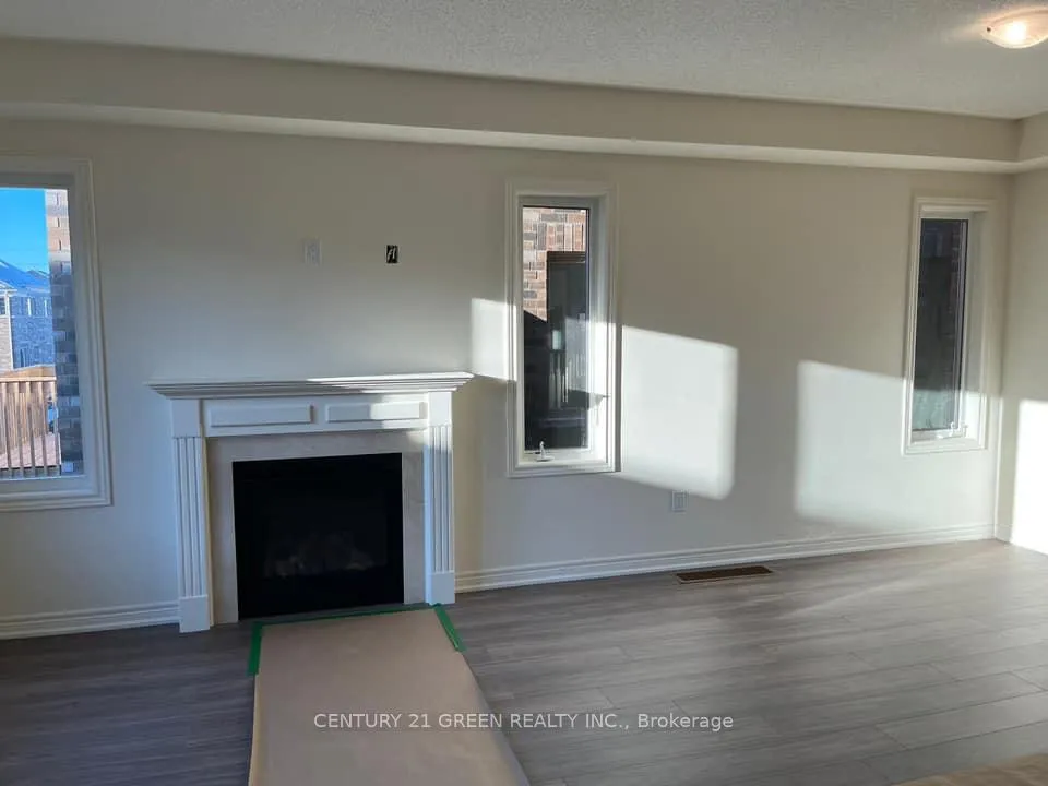 Photo 3 of Unit (Upper), 300 Skinner Road, Hamilton, Waterdown — HOMEH