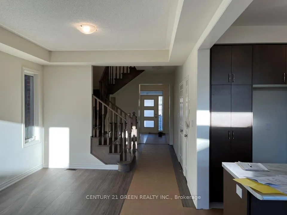 Photo 4 of Unit (Upper), 300 Skinner Road, Hamilton, Waterdown — HOMEH