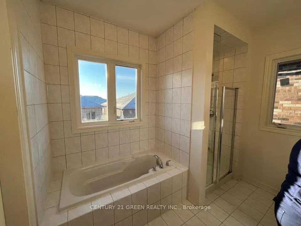 Photo 5 of Unit (Upper), 300 Skinner Road, Hamilton, Waterdown — HOMEH