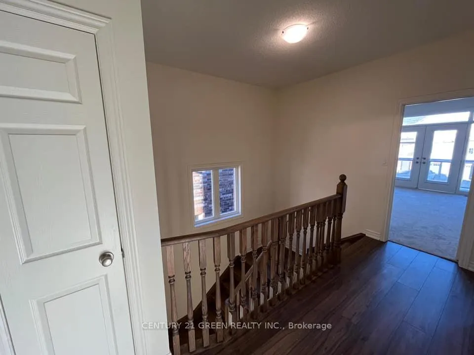Photo 10 of Unit (Upper), 300 Skinner Road, Hamilton, Waterdown — HOMEH