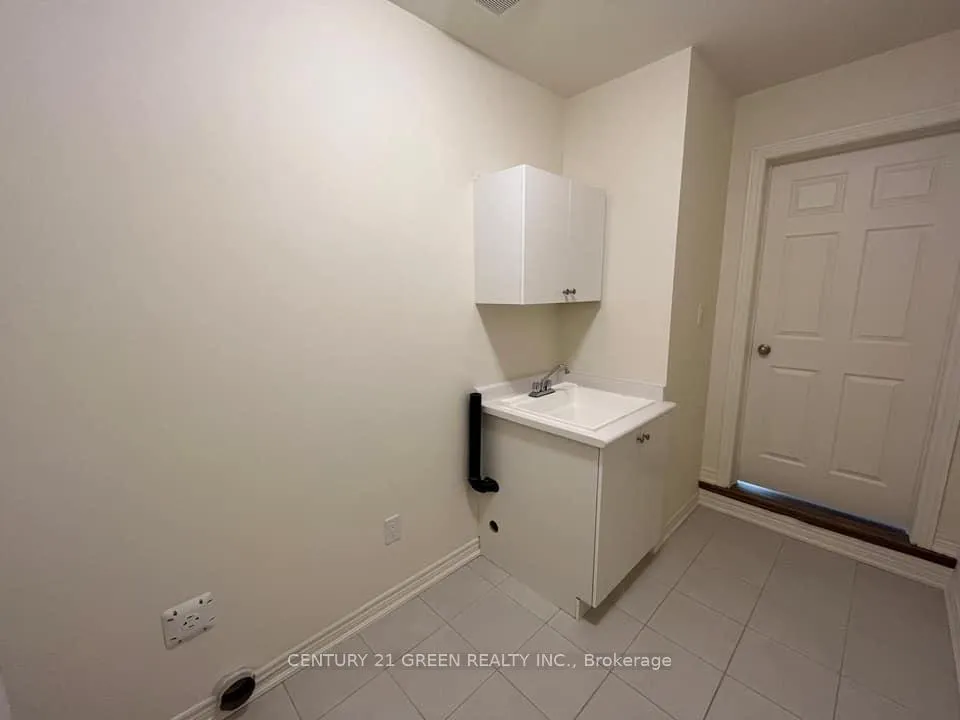 Photo 18 of Unit (Upper), 300 Skinner Road, Hamilton, Waterdown — HOMEH