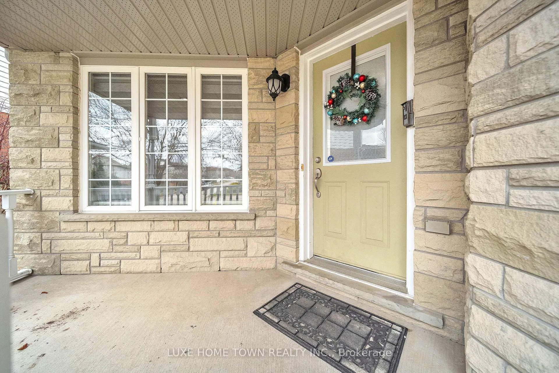 Photo 4 of 130 Adler Drive, Cambridge — HOMEH