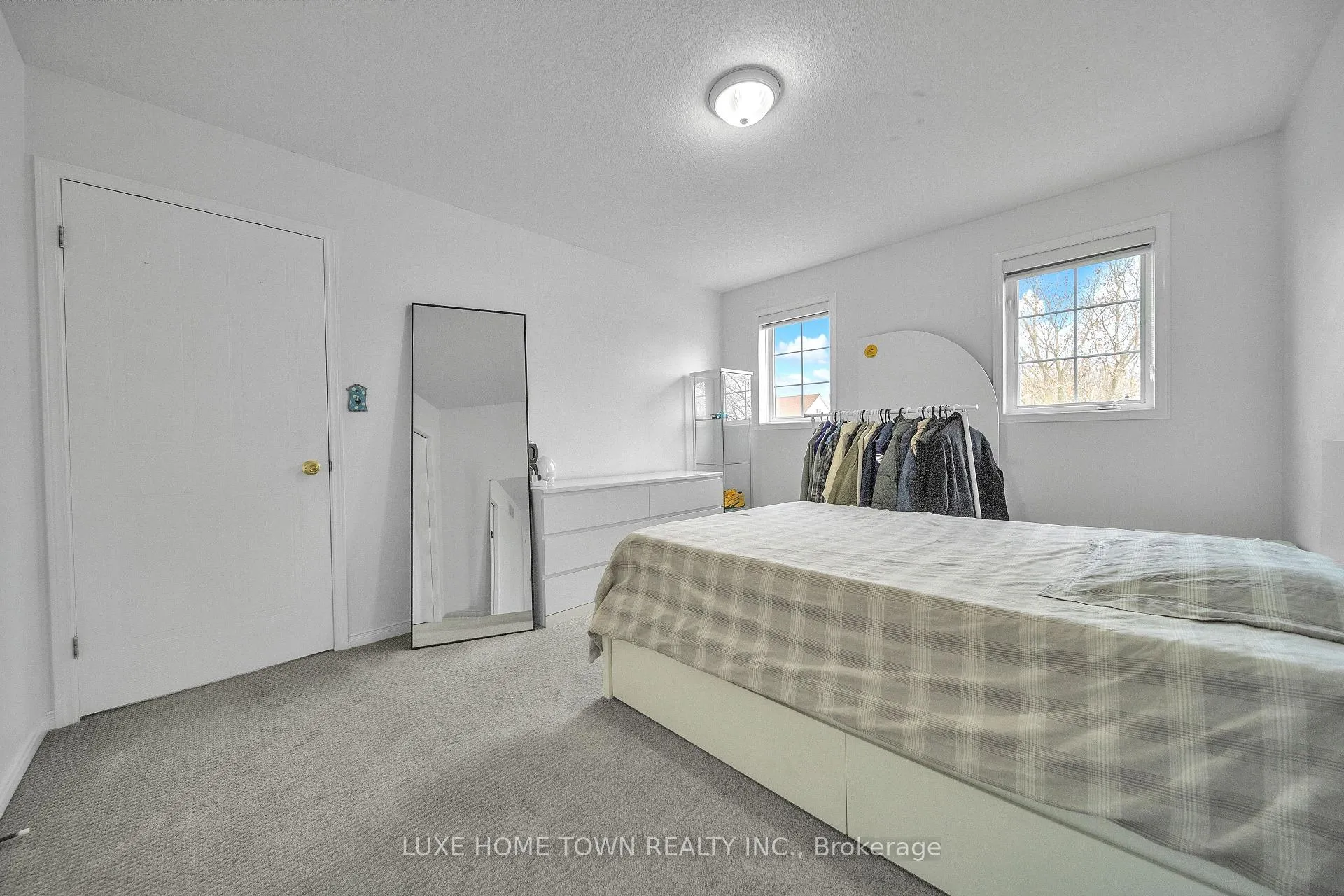 Photo 25 of 130 Adler Drive, Cambridge — HOMEH