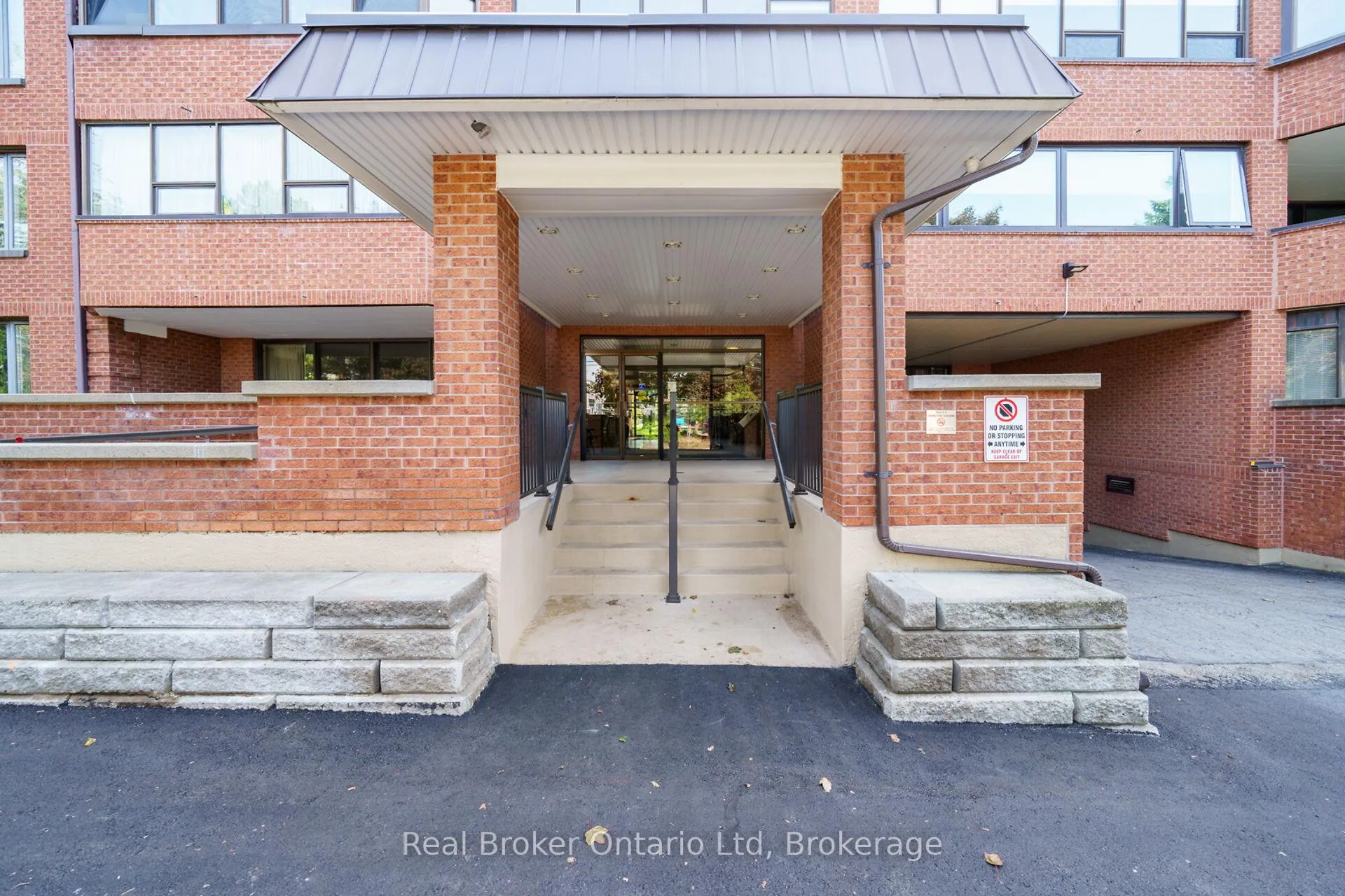 Photo 21 of Unit 314, 150 Wilson Street W, Hamilton, Ancaster — HOMEH