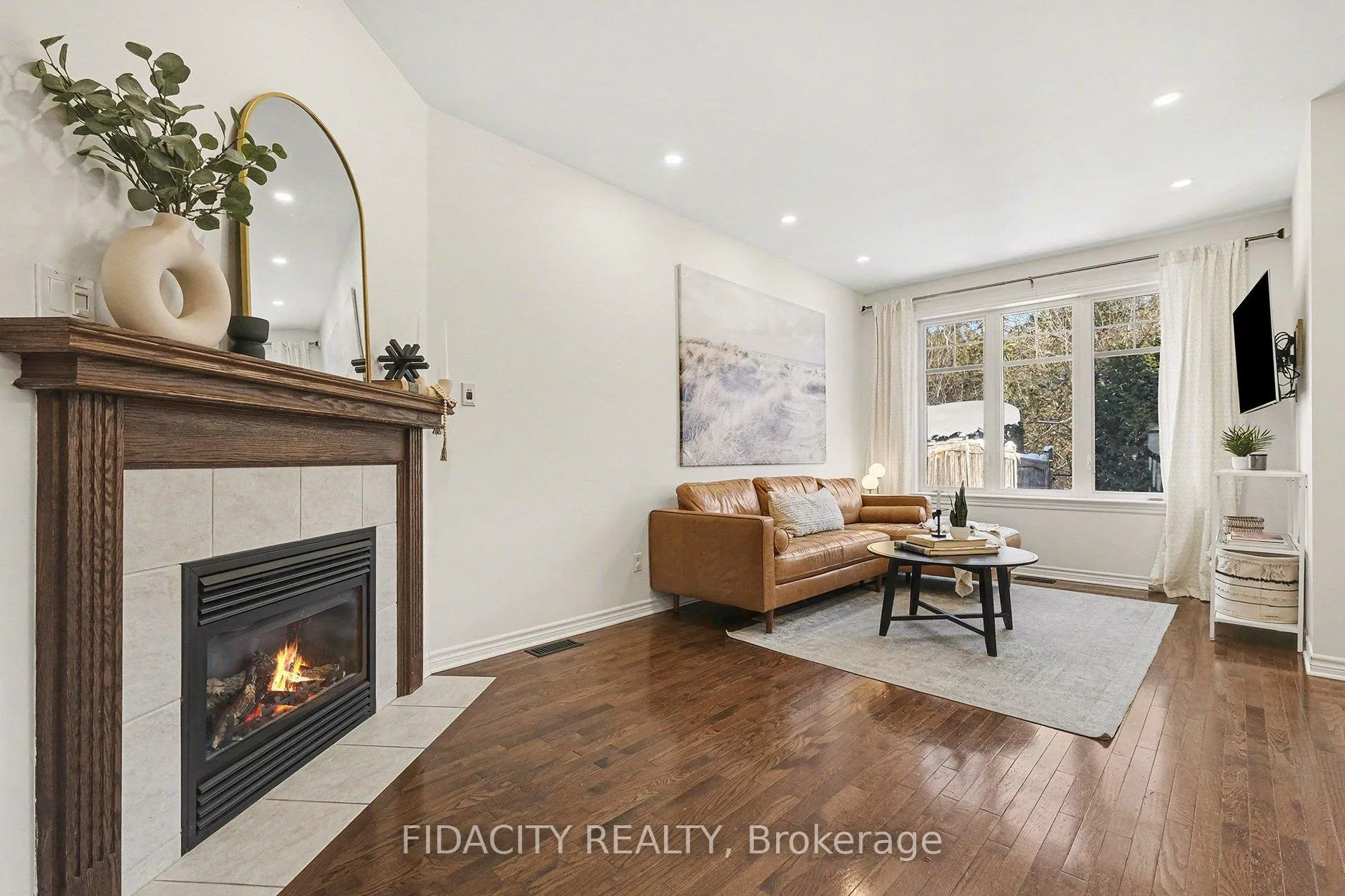 Photo 6 of 291 Horseshoe Crescent, Ottawa, Stittsville (North) — HOMEH