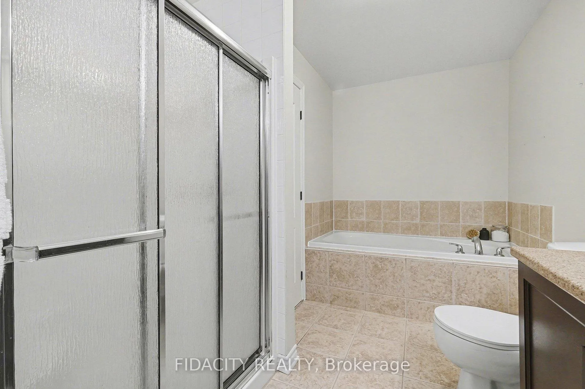Photo 18 of 291 Horseshoe Crescent, Ottawa, Stittsville (North) — HOMEH