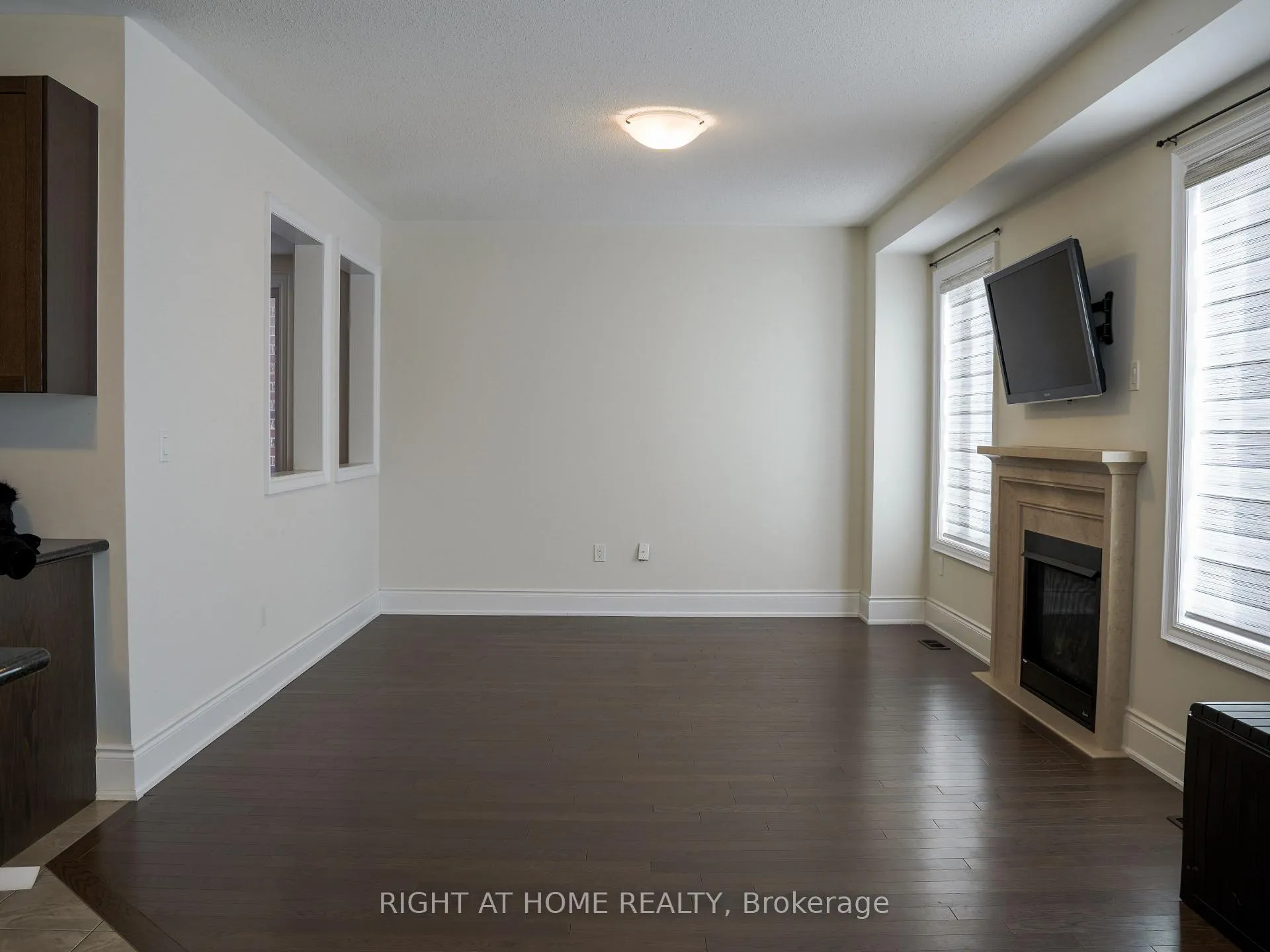 Photo 2 of Unit upper, 30 Alistair Crescent, Vaughan, Kleinburg — HOMEH