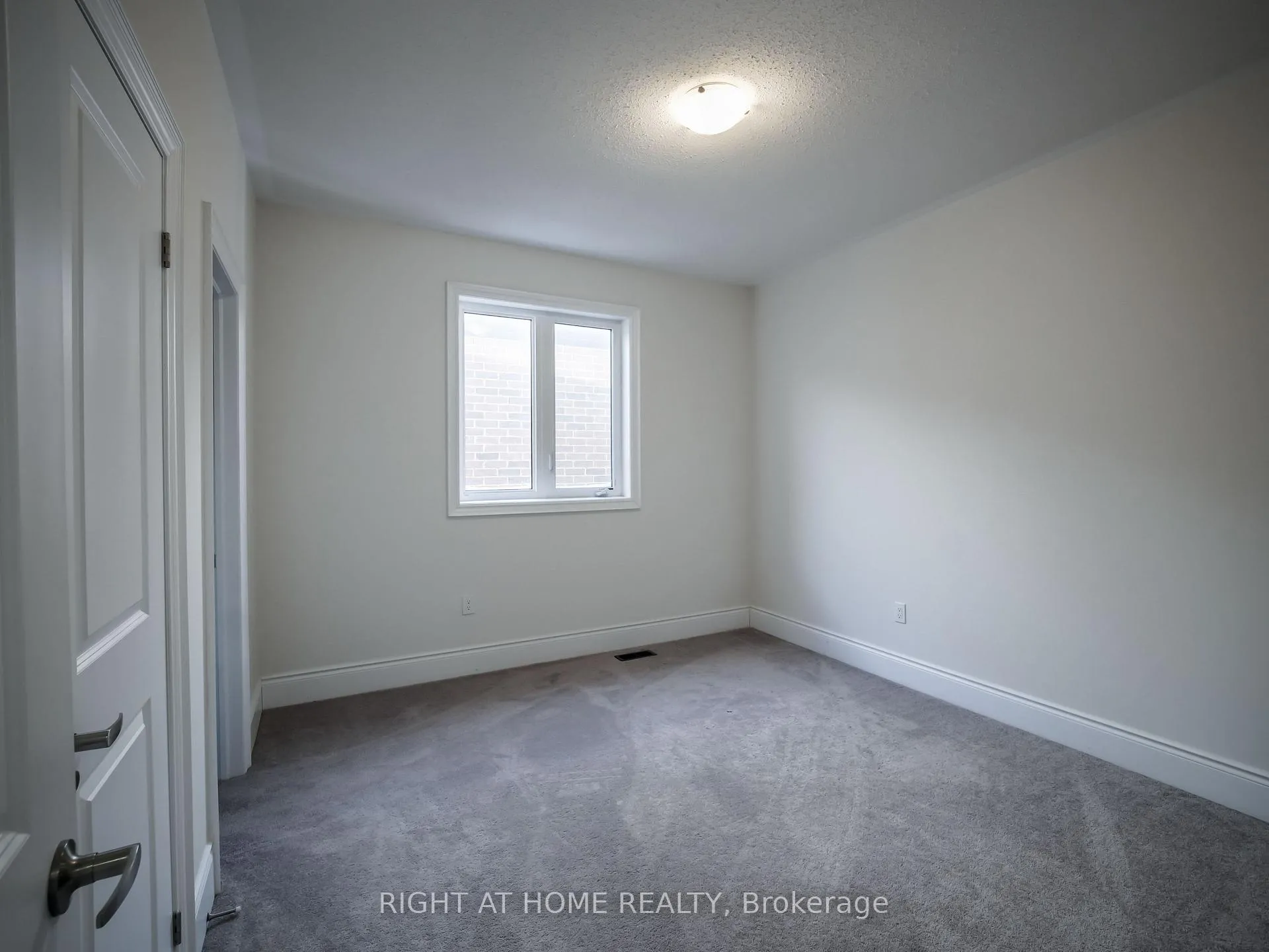 Photo 12 of Unit upper, 30 Alistair Crescent, Vaughan, Kleinburg — HOMEH