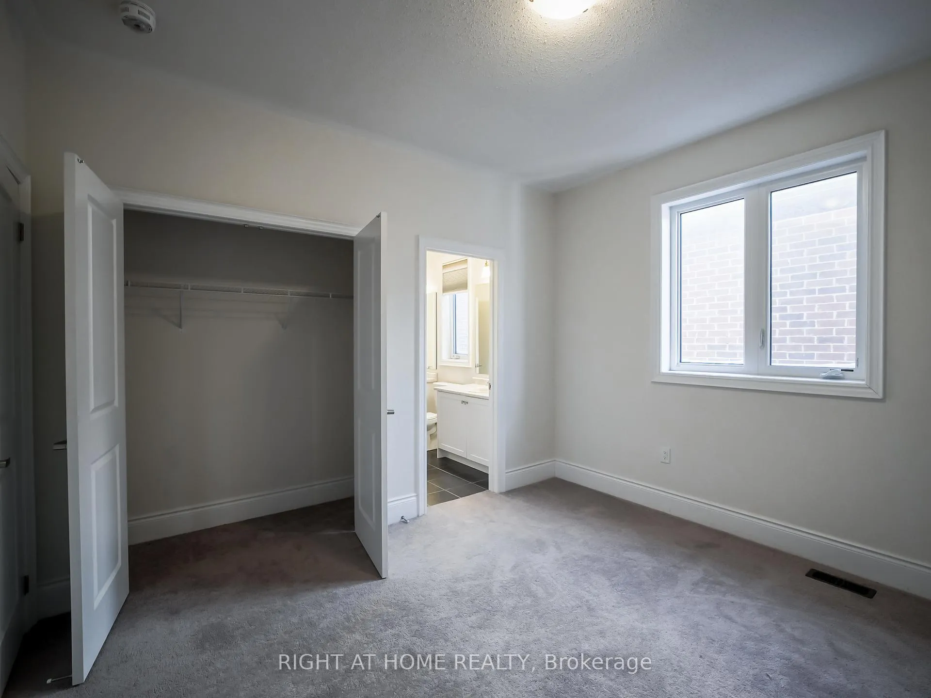 Photo 13 of Unit upper, 30 Alistair Crescent, Vaughan, Kleinburg — HOMEH