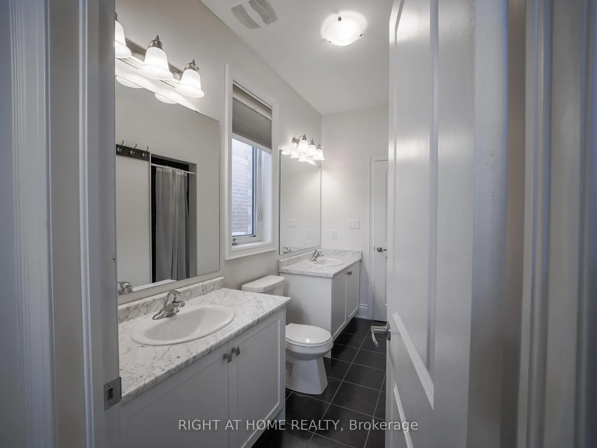 Photo 15 of Unit upper, 30 Alistair Crescent, Vaughan, Kleinburg — HOMEH