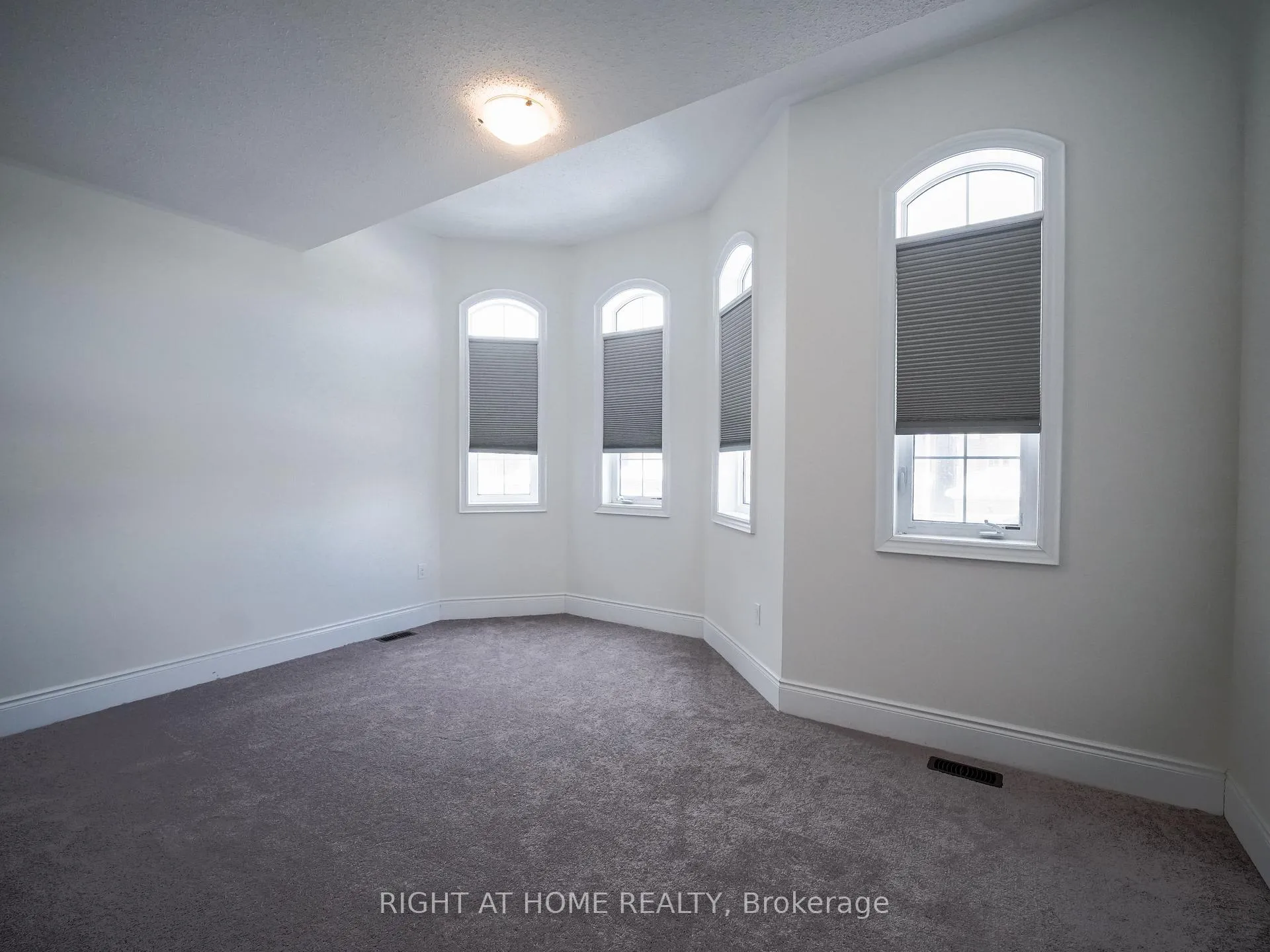 Photo 20 of Unit upper, 30 Alistair Crescent, Vaughan, Kleinburg — HOMEH